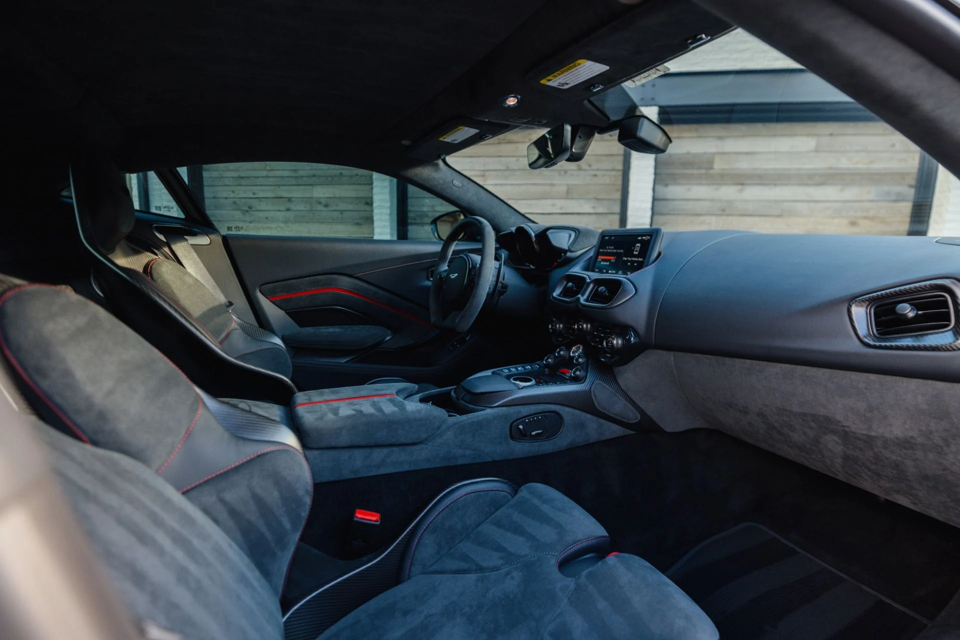 mph012_1796325937_Used_2023_Aston_Martin_Vantage_F1_Edition_1715792294_d6ffb54a30