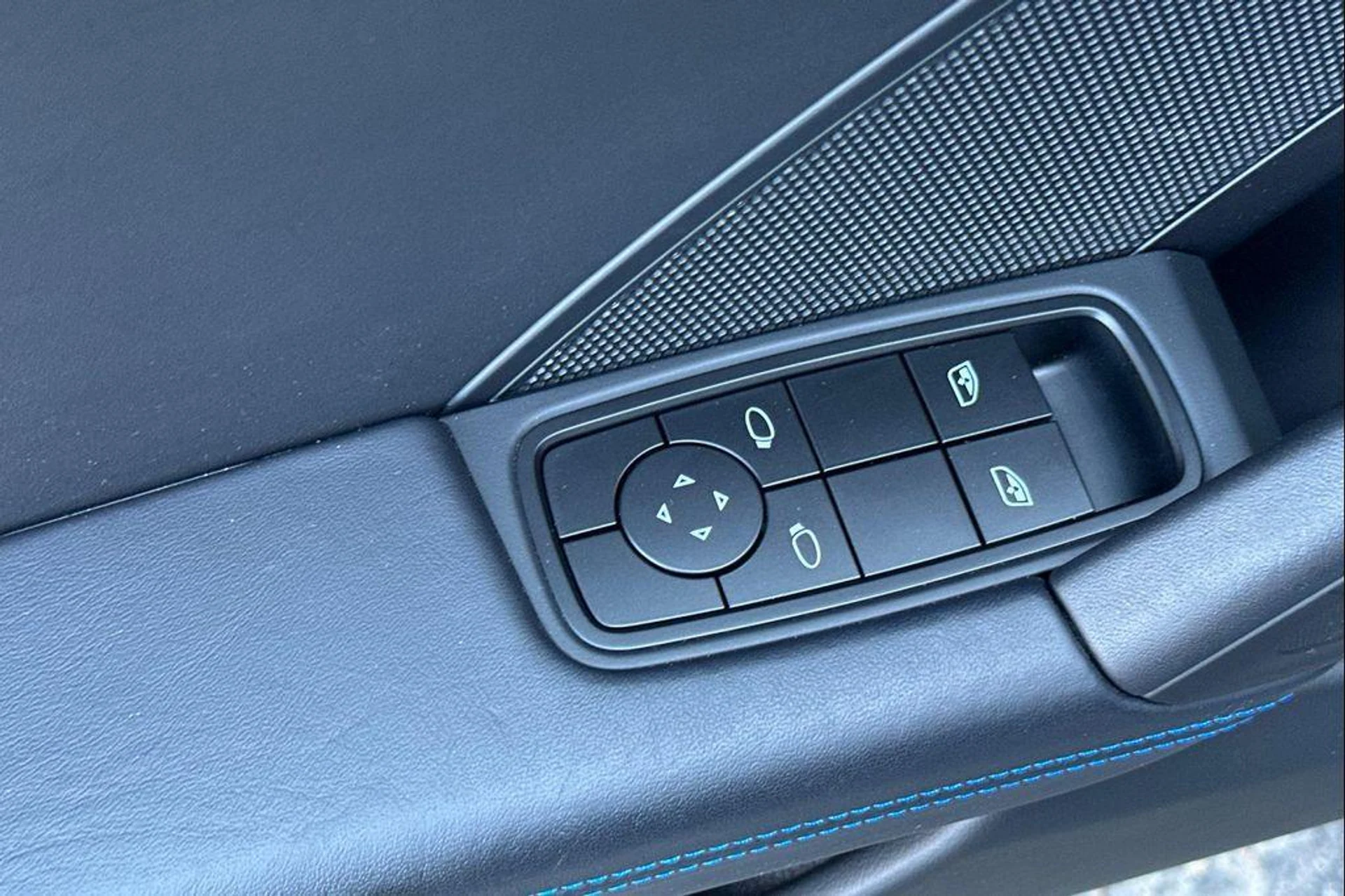 mph012_1797752170_v3qp_Iyxit_Zy_J_Jvg_Xnaap4_E6r_Edw_7e683534a9