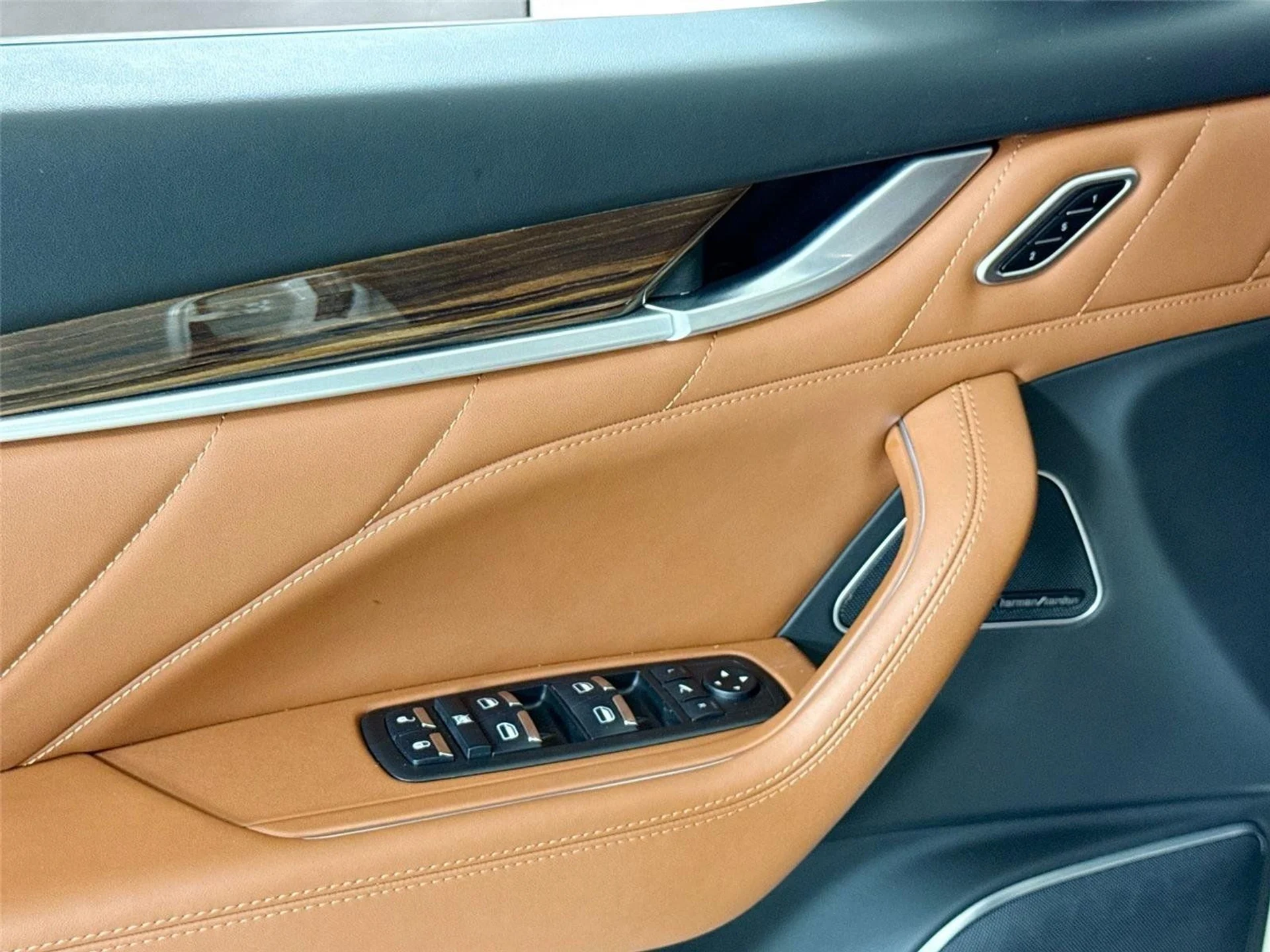 mph012_1799823715_41f9b805167042893c008f6e06536ed7_37983377f0