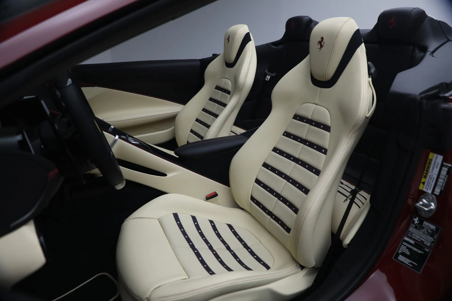 mph012_1802398067_Used_2025_Ferrari_Roma_Spider_1777992623_94405e678c