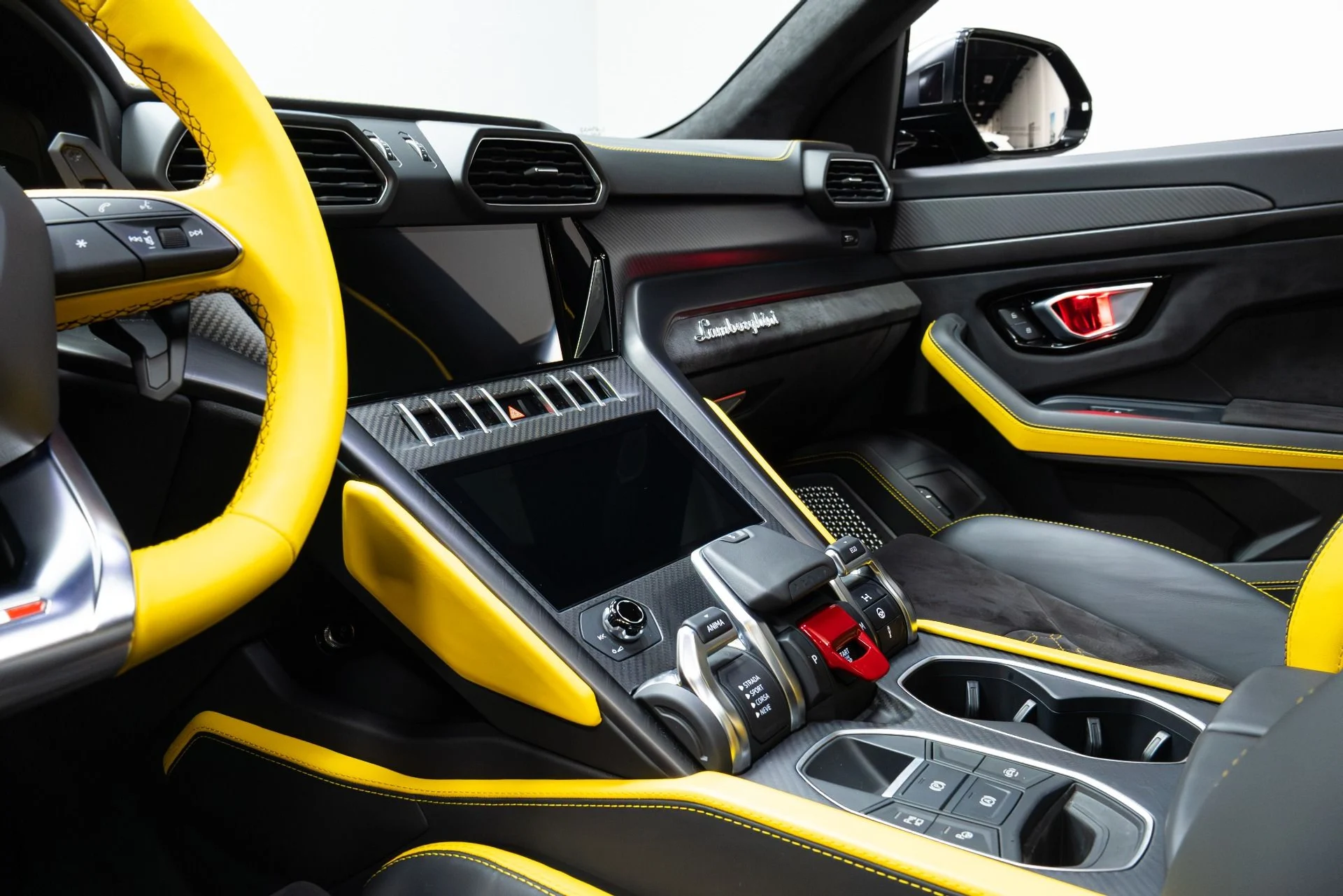 mph012_1802724811_Used_2022_Lamborghini_Urus_Graphite_Capsule_1775757245_fde2457bee