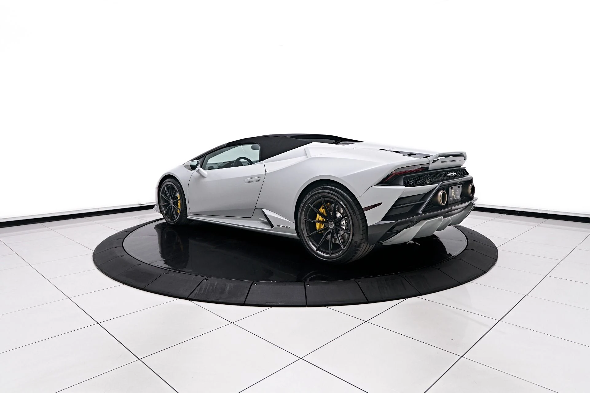 mph012_1810686478_Used_2021_Lamborghini_Huracan_EVO_Base_1754524536_8d874bd7f8