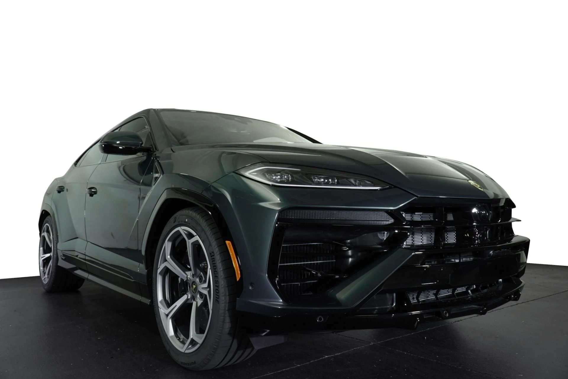 mph012_181329367_New_2025_Lamborghini_Urus_SE_1760113622_aef2981c59