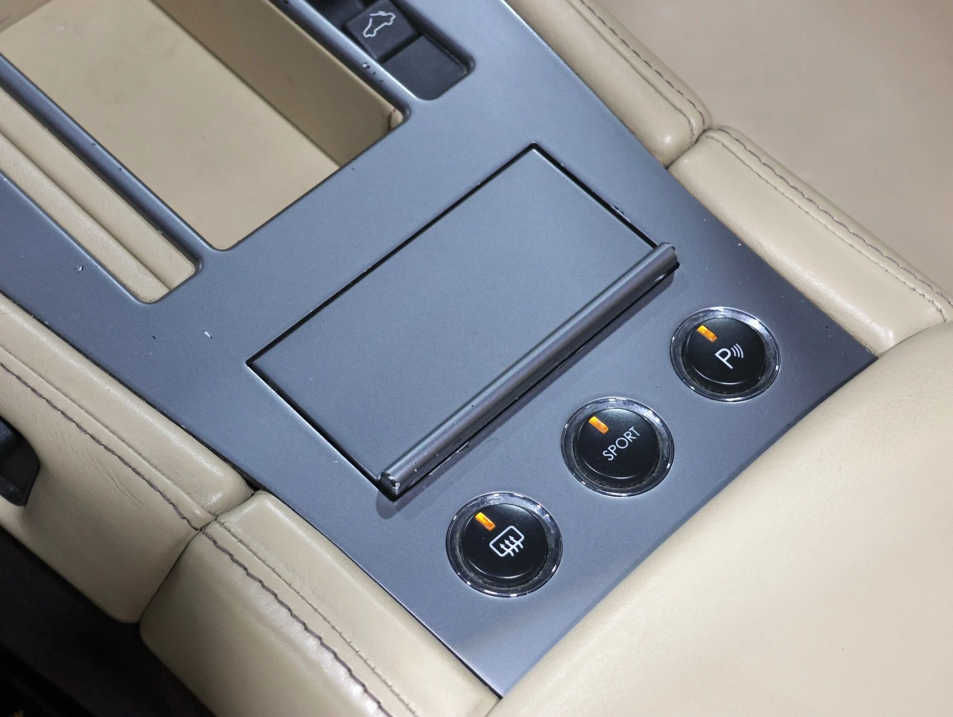 mph012_181381416_Used_2006_Aston_Martin_DB_9_Volante_Tons_Of_Recent_Service_Gorgeous_Spec_Brand_New_Tires_1778552272_a95d953711