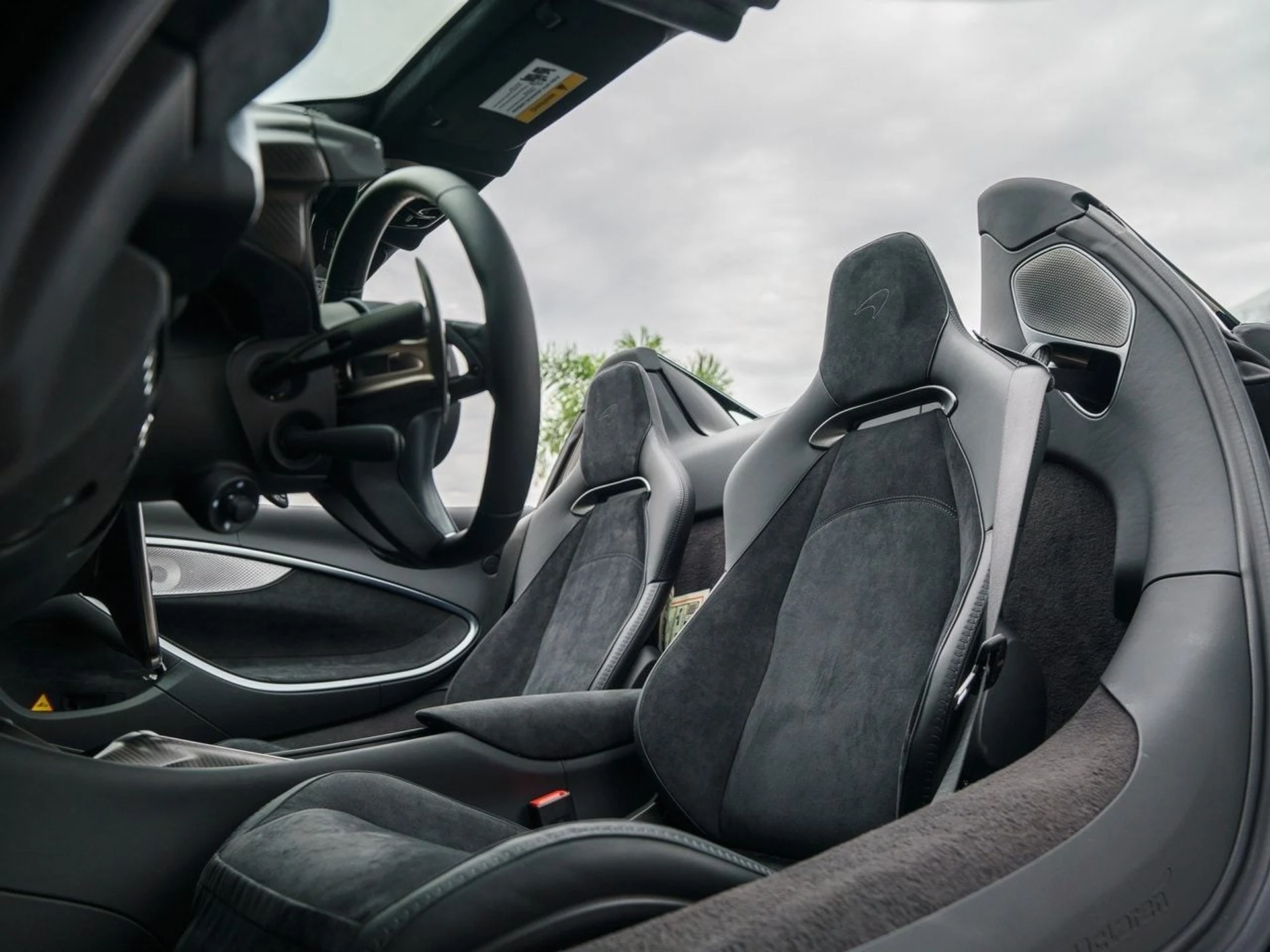 mph012_1817324_319590a115834f37f1c2f74fa5d85072x_3aa5952d21