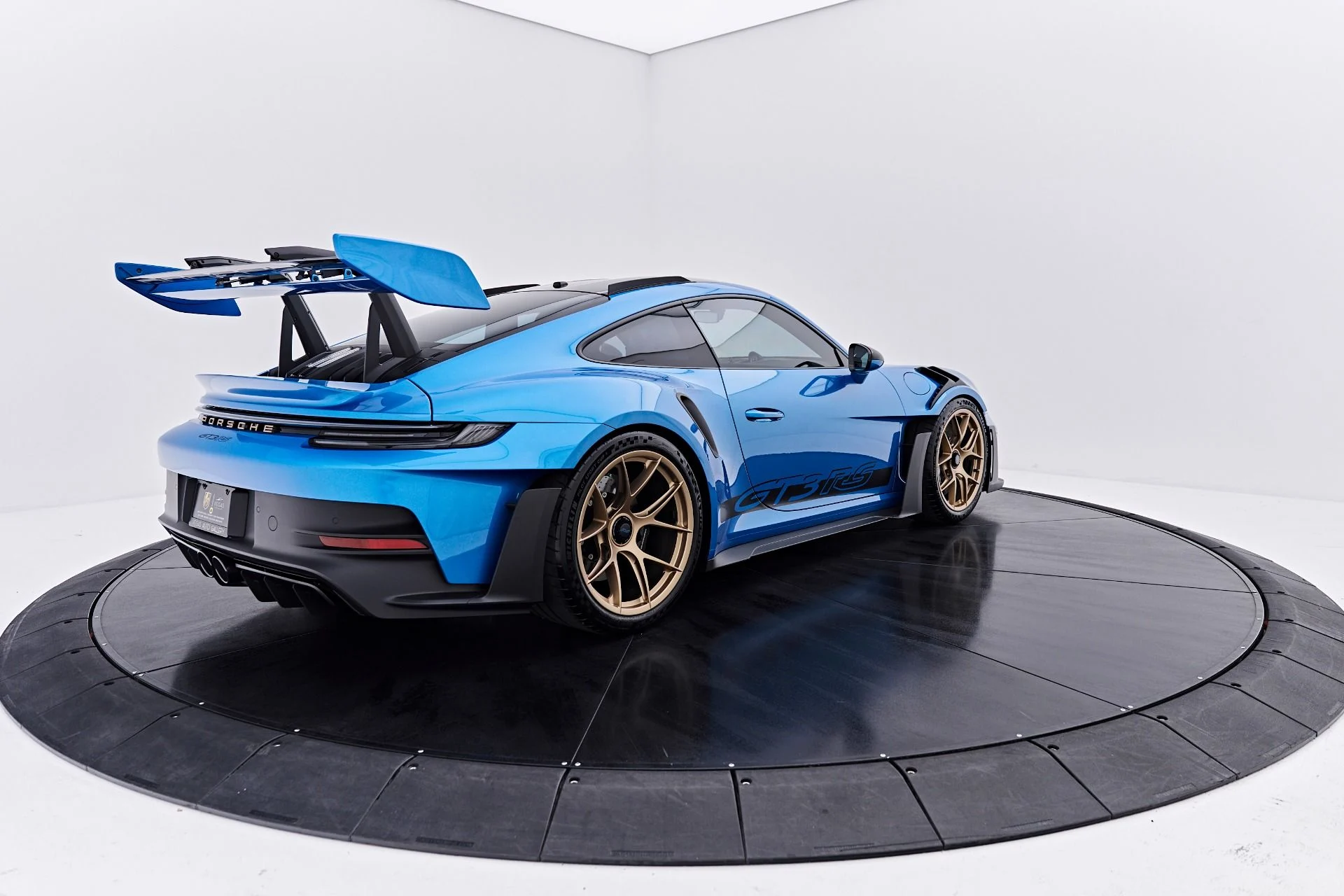 mph012_1818322408_Used_2024_Porsche_911_GT_3_RS_1789729399_db4cc111c3