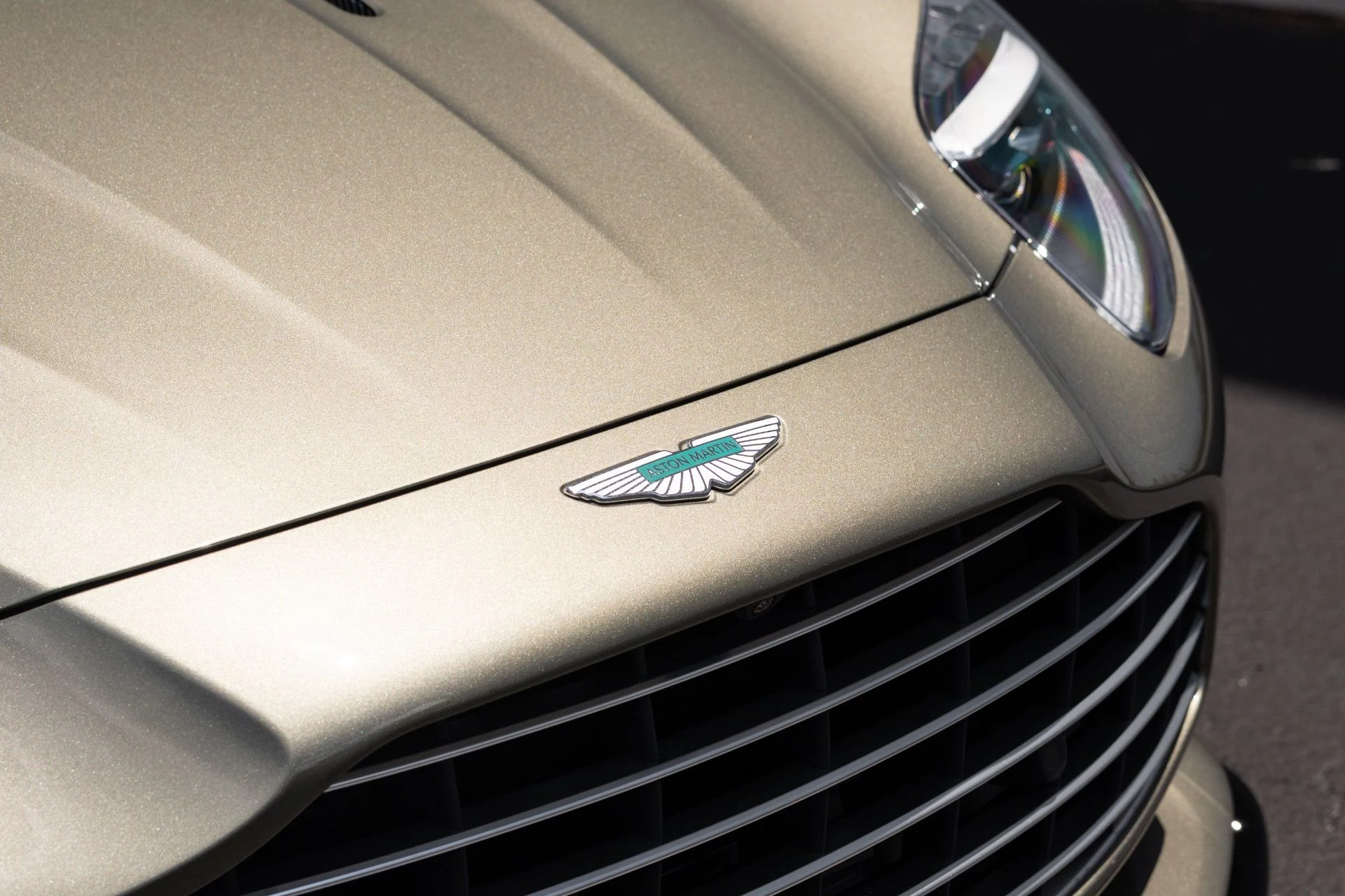 mph012_1820301335_Used_2024_Aston_Martin_DB_12_Volante_1777693541_c46da8ac00