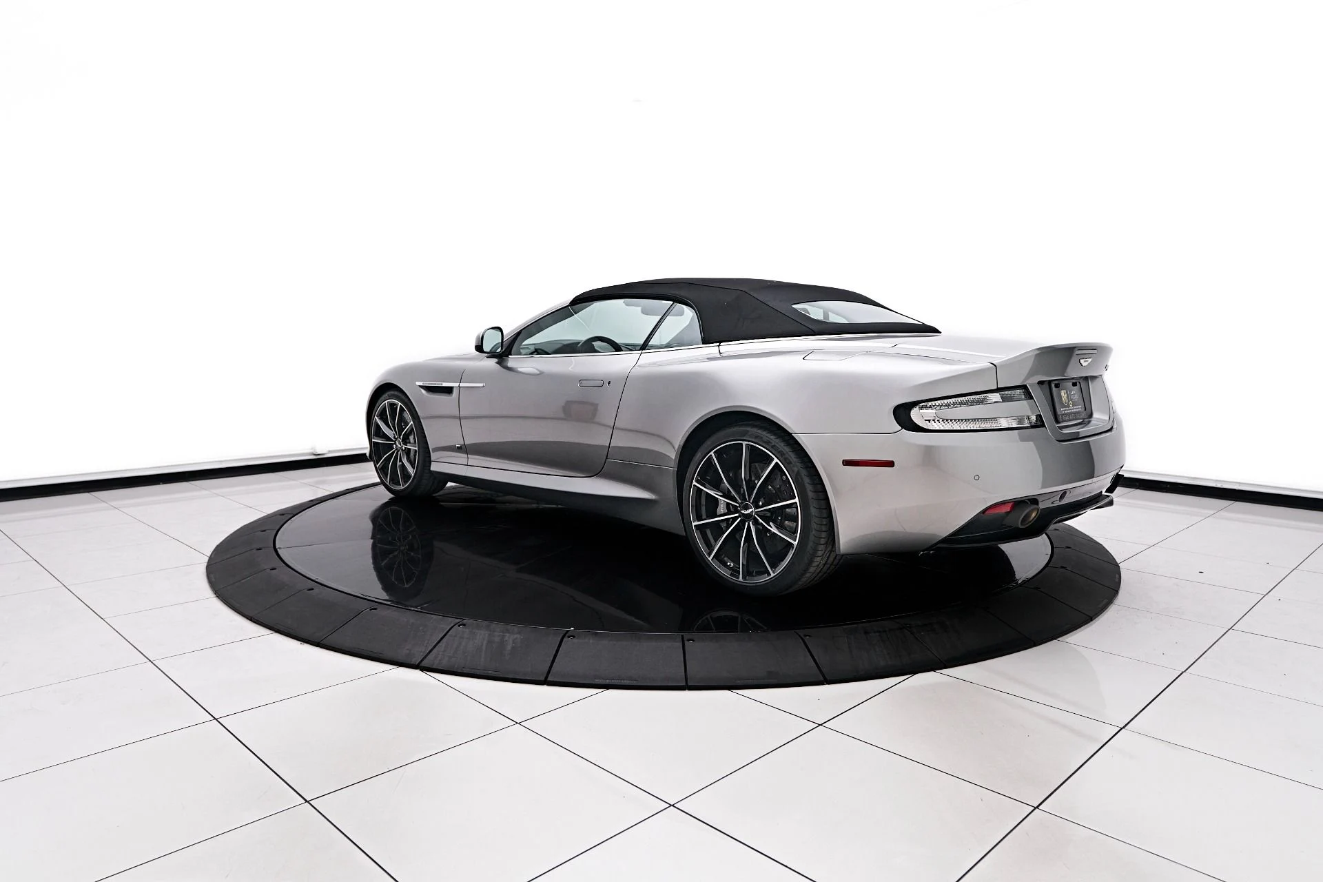 mph012_1823355008_Used_2016_Aston_Martin_DB_9_GT_1758395092_6fb3217188