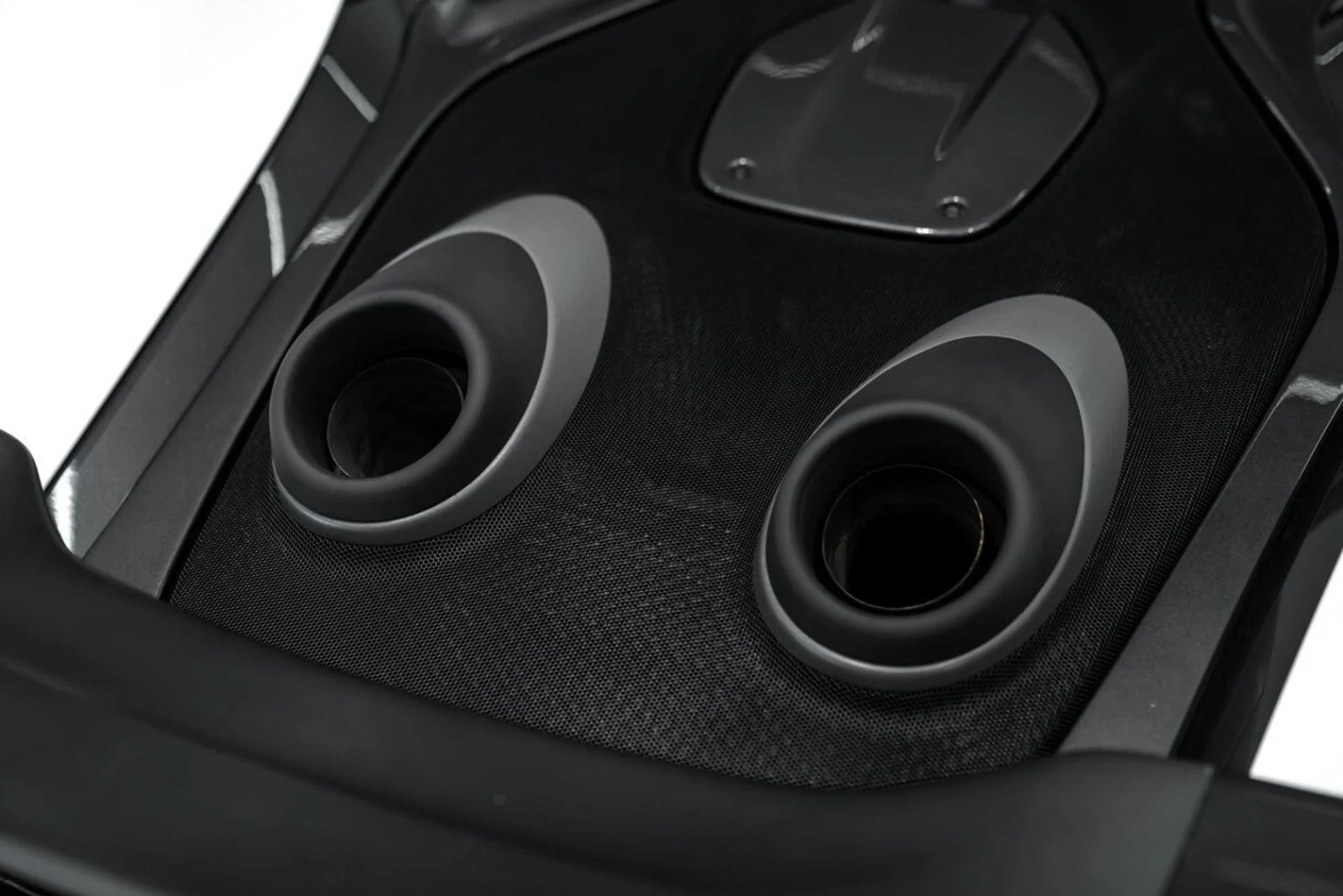 mph012_1830874138_mclaren_600lt_2019_jpg_v_1758918548_db77334676