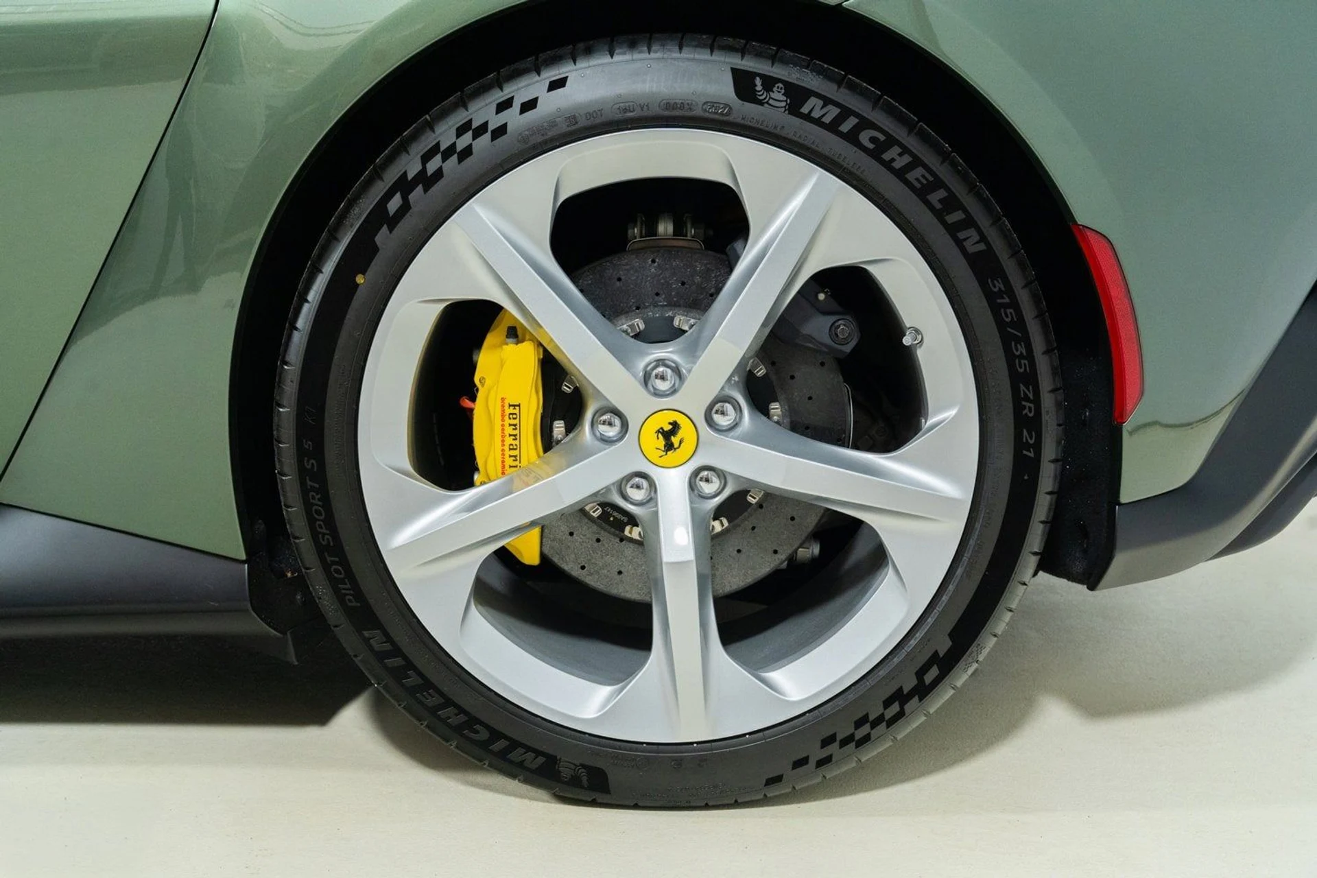 mph012_1831579445_2ca54fcaf8b34d2bb26a088a956cc1f5_6a269fc0a2