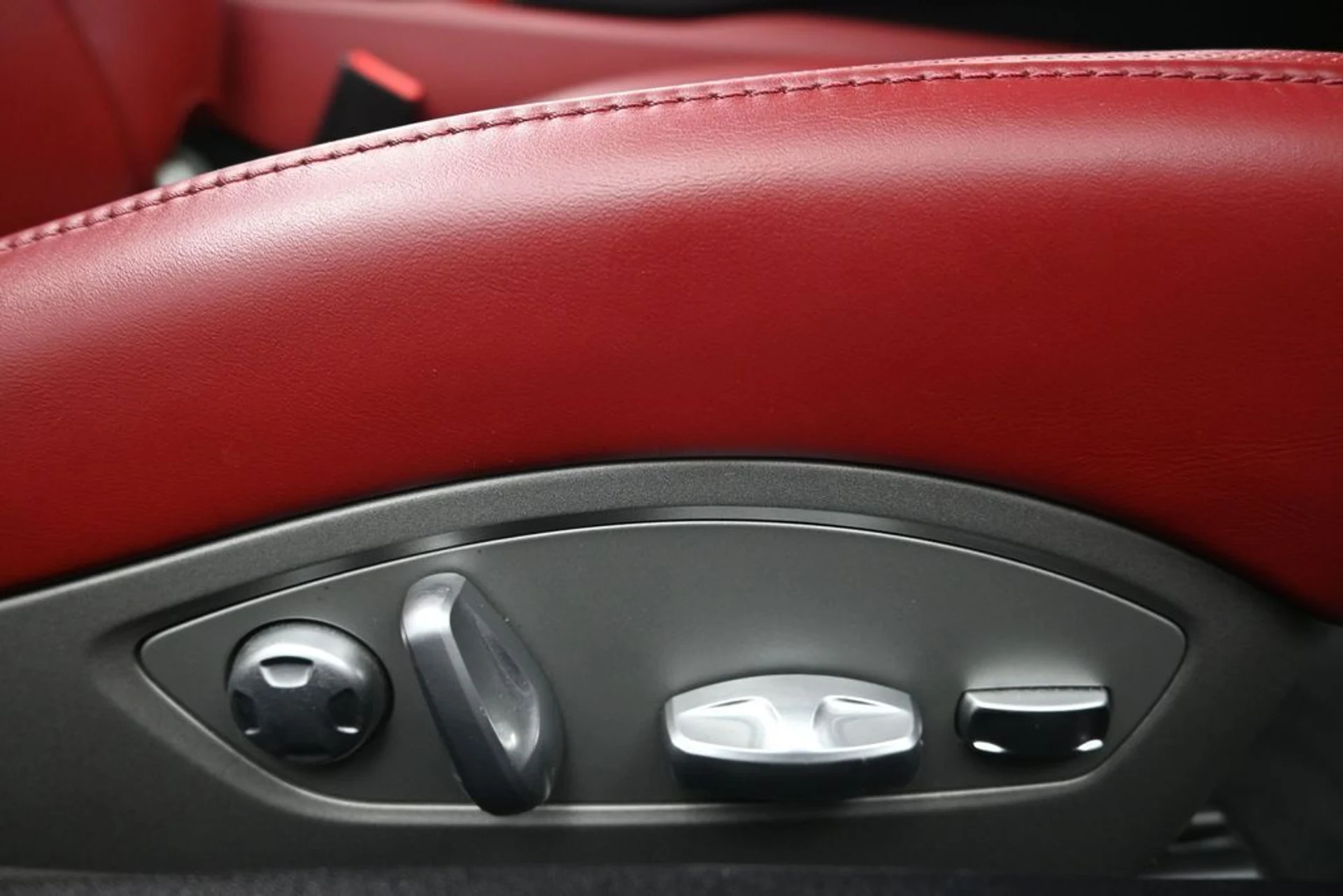 mph012_18495462_b2568c6b0bcf3da2545ded2e490217e4x_24f0f1d1cd