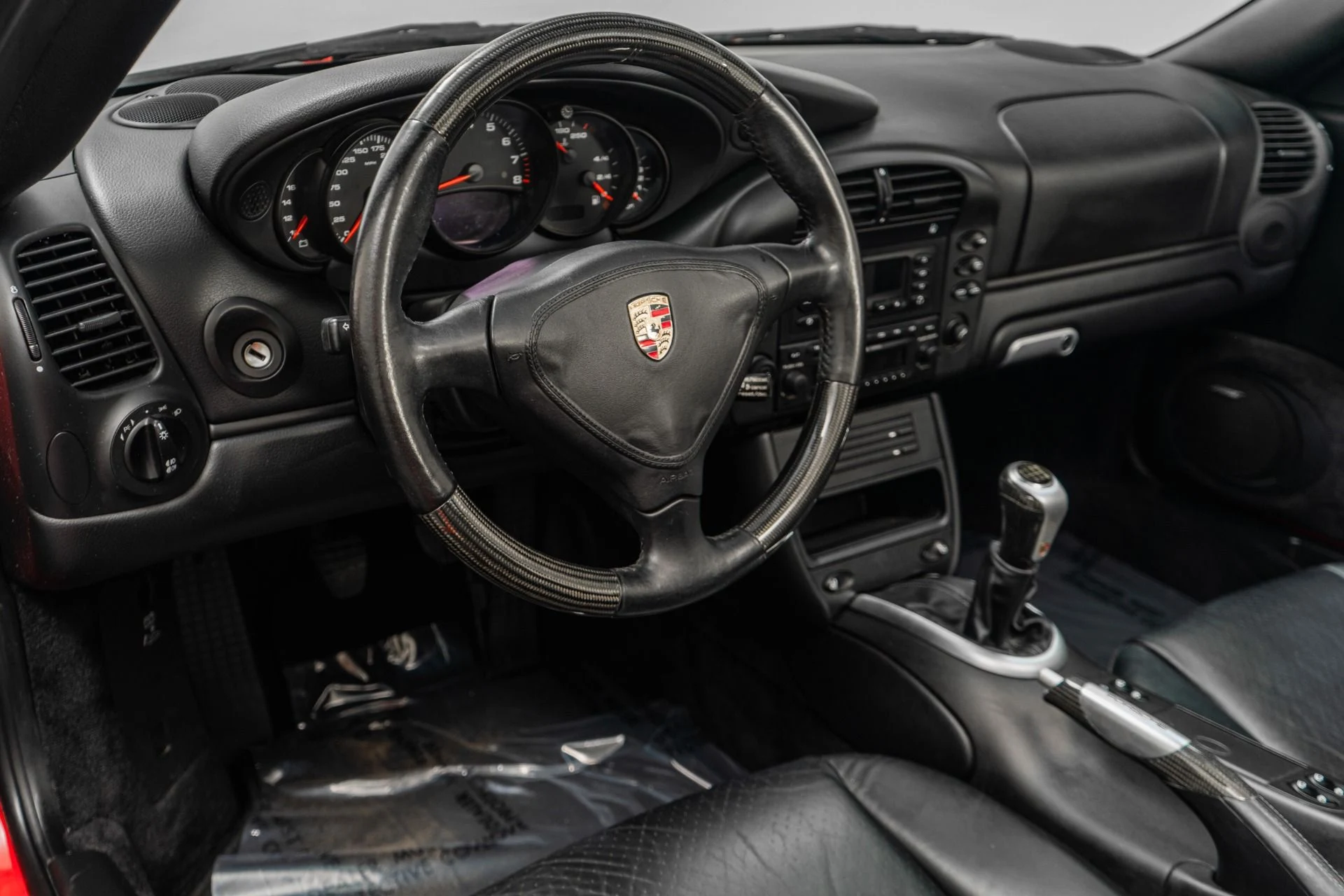 mph012_1865164243_Used_2004_Porsche_911_Carrera_Cabriolet_1761773538_acf3251675
