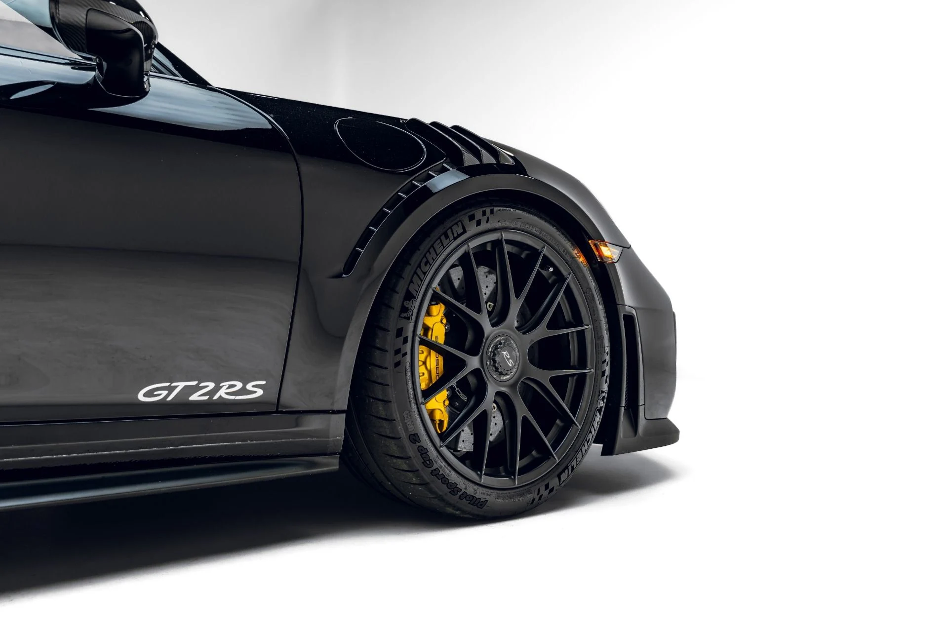 mph012_1866742944_Used_2018_Porsche_911_GT_2_RS_1783012712_9eadf1f78d