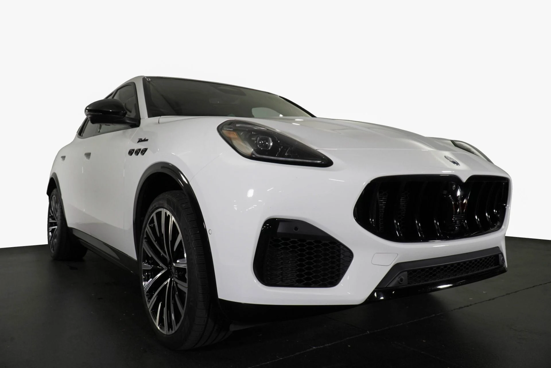 mph012_1879752479_New_2025_Maserati_Grecale_Modena_1776302402_d267a15eb0