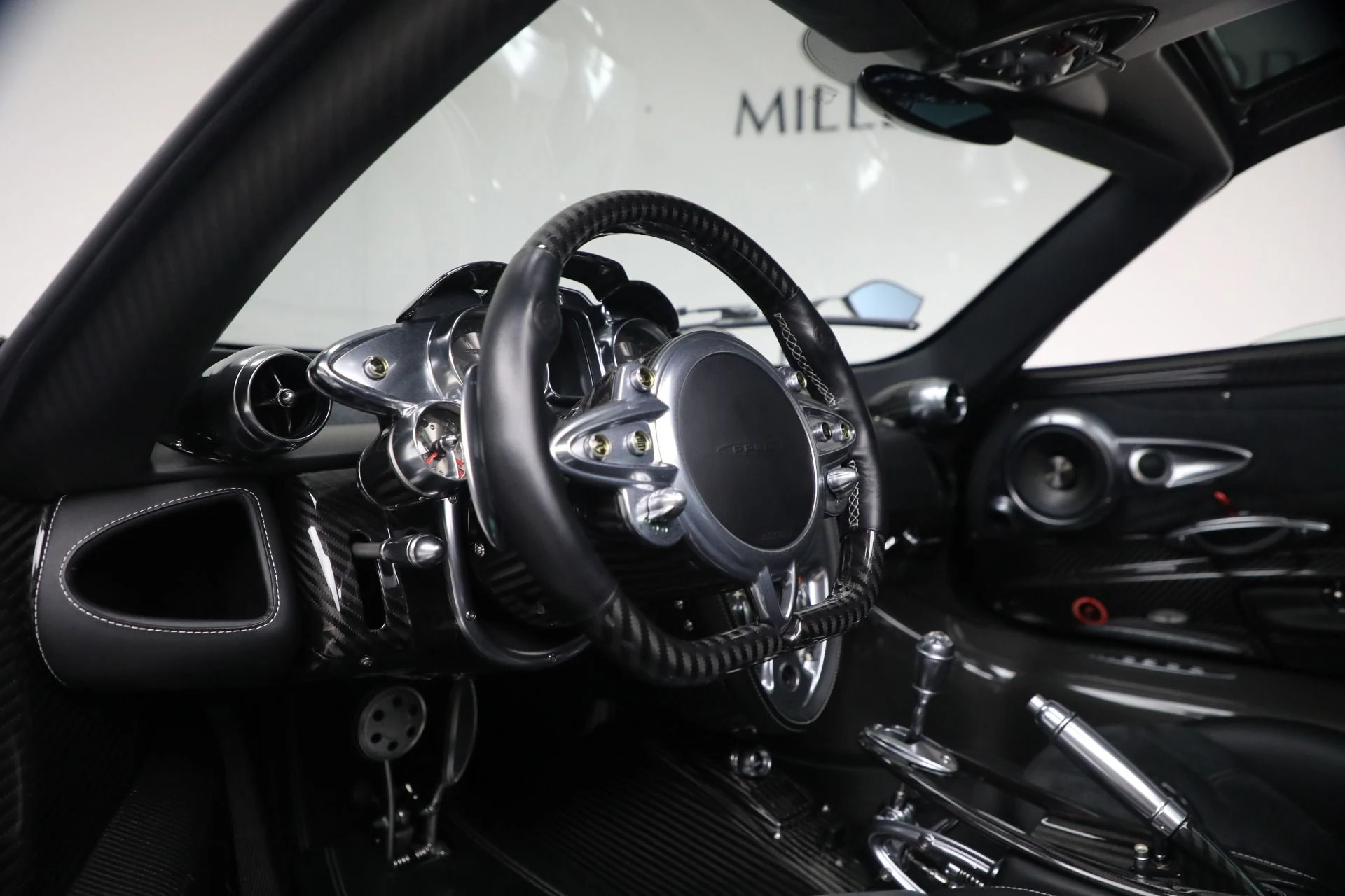 mph012_1886552492_Used_2014_Pagani_Huayra_Tempesta_1765914855_99cb06fbd5