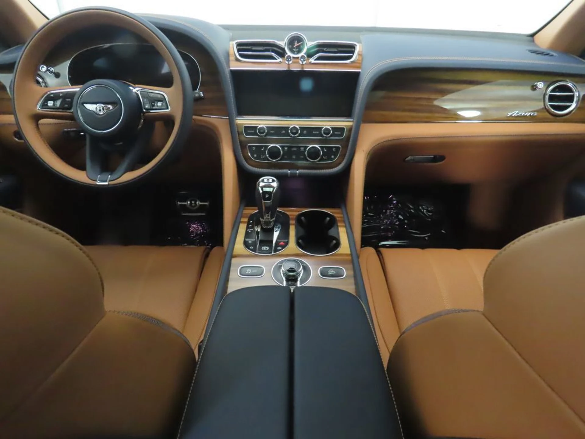 mph012_1889448778_new_2025_bentley_bentayga_v8awd_8119_22910535_13_1024_a11addb87d