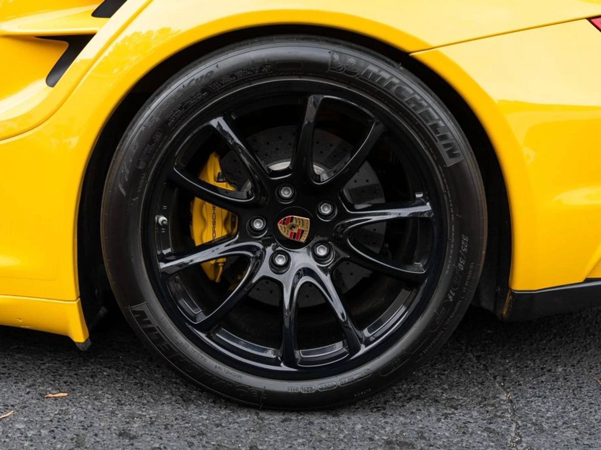 mph012_1890321337_10693f2e_1d17_4283_92d9_03a613f1b07b_a383ec39de