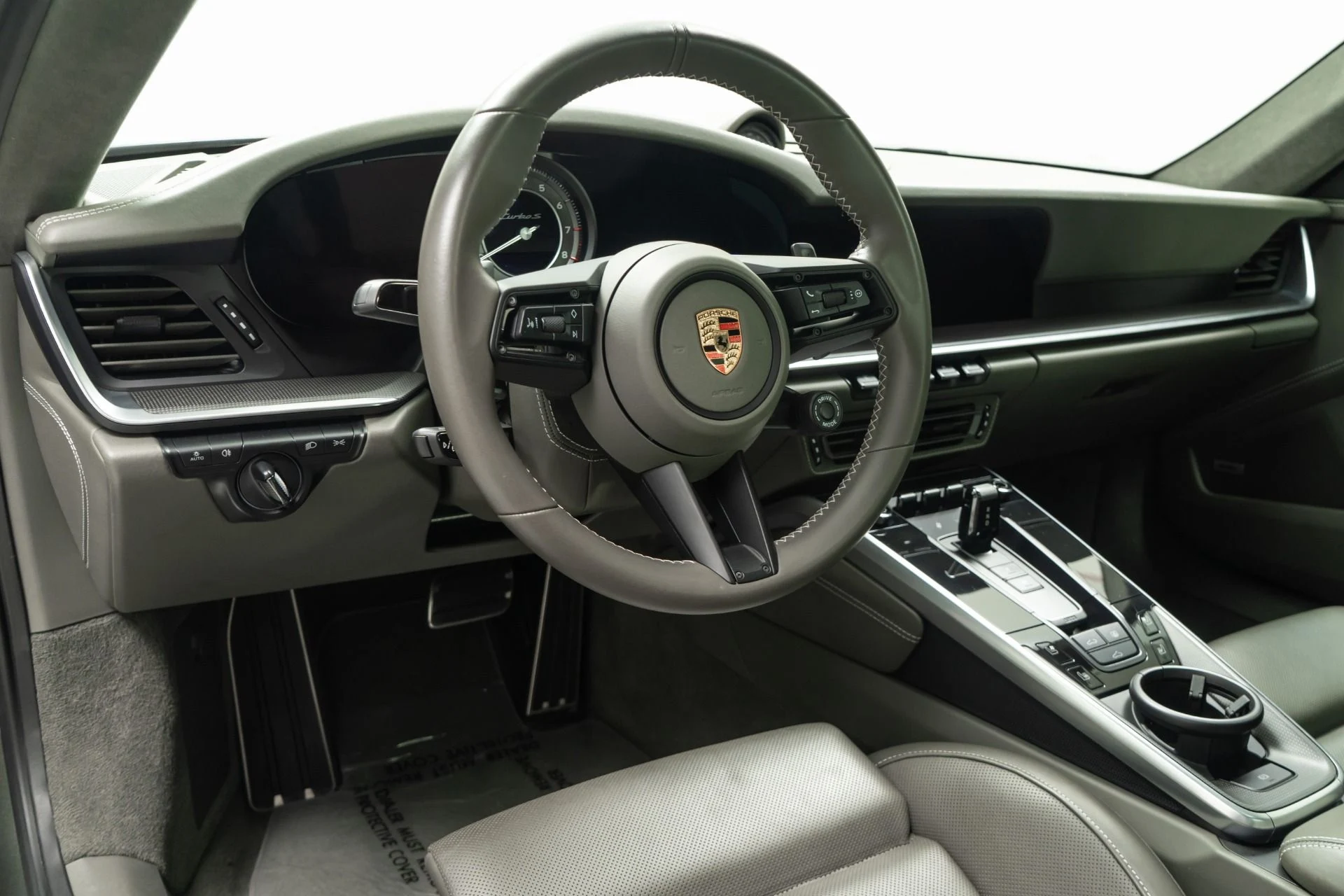 mph012_1898811513_Used_2022_Porsche_911_Turbo_S_1759528517_720fe38a54