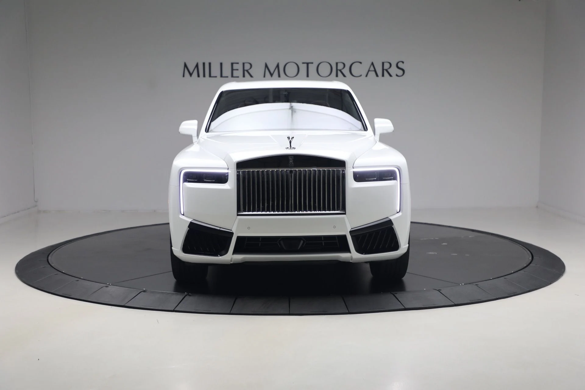 mph012_1901001681_New_2027_Rolls_Royce_Black_Badge_Cullinan_37c2fc862b