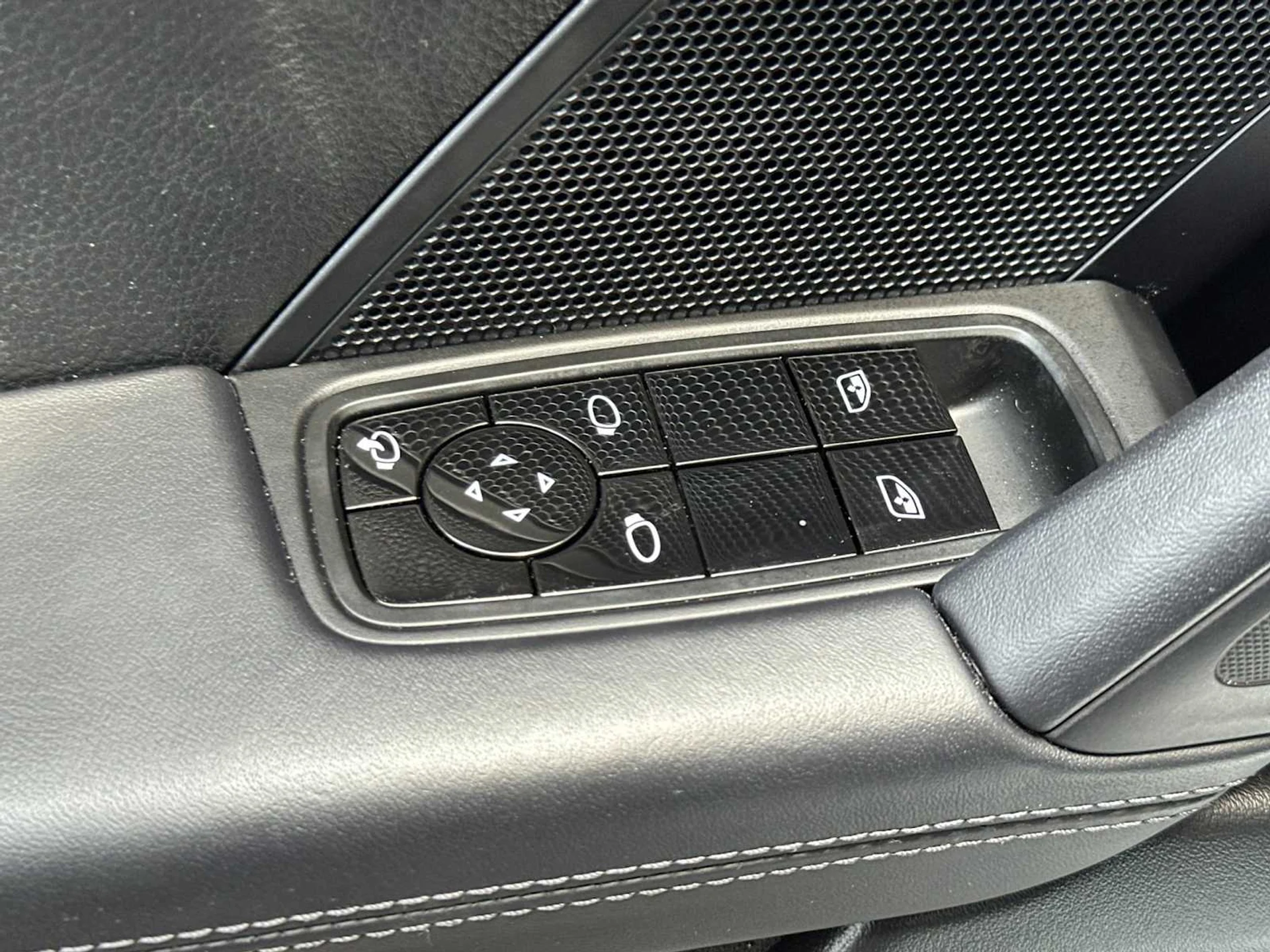 mph012_1909771279_ce080b94873fee7d9be5b2ee8be5c6dcx_081b32eeb8