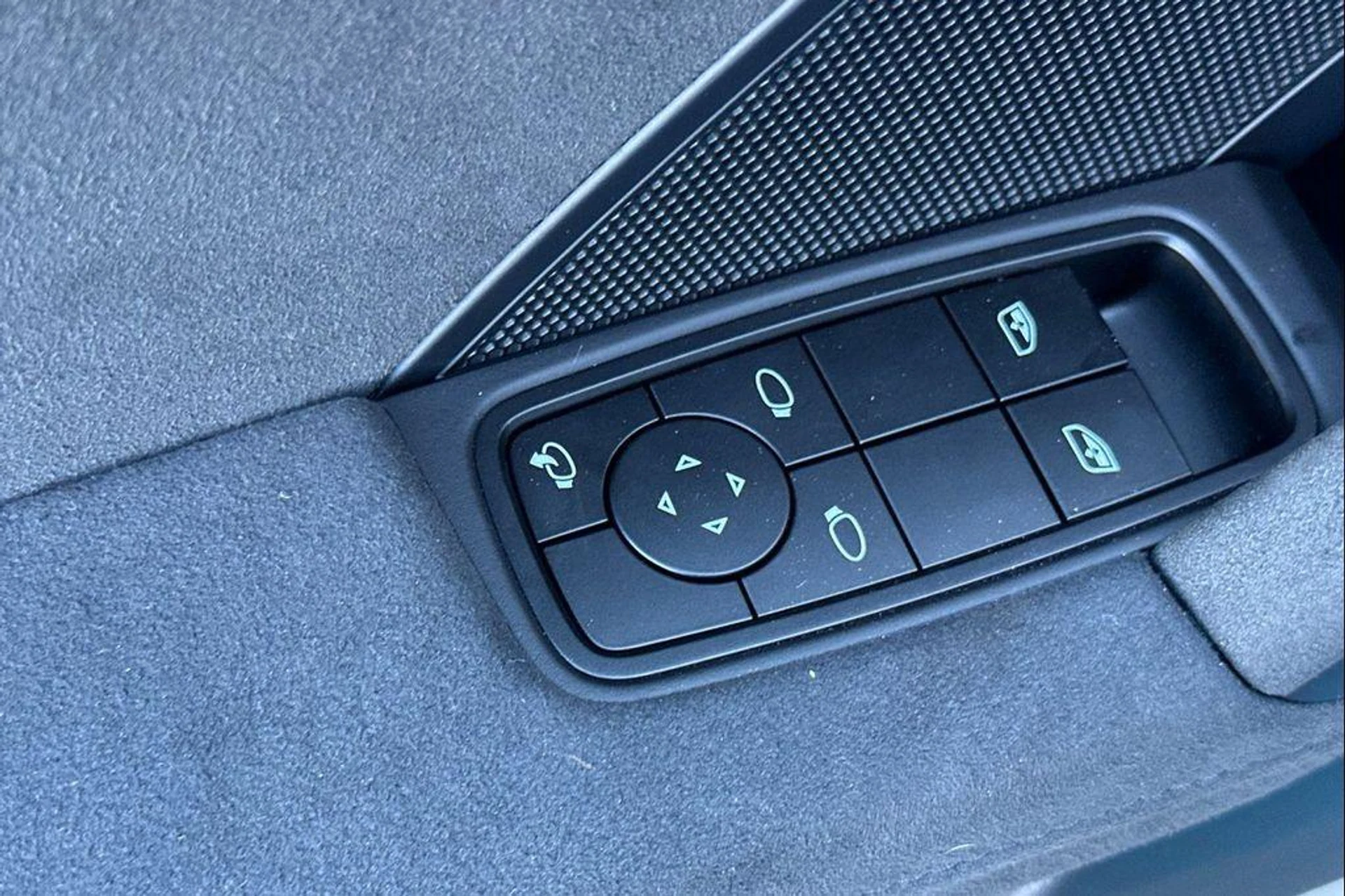 mph012_1917491543_L_Ox7a_Eg_A_Nen_Fmih_P_Gsi_D7_Nf_Q_Jto_00ea074099