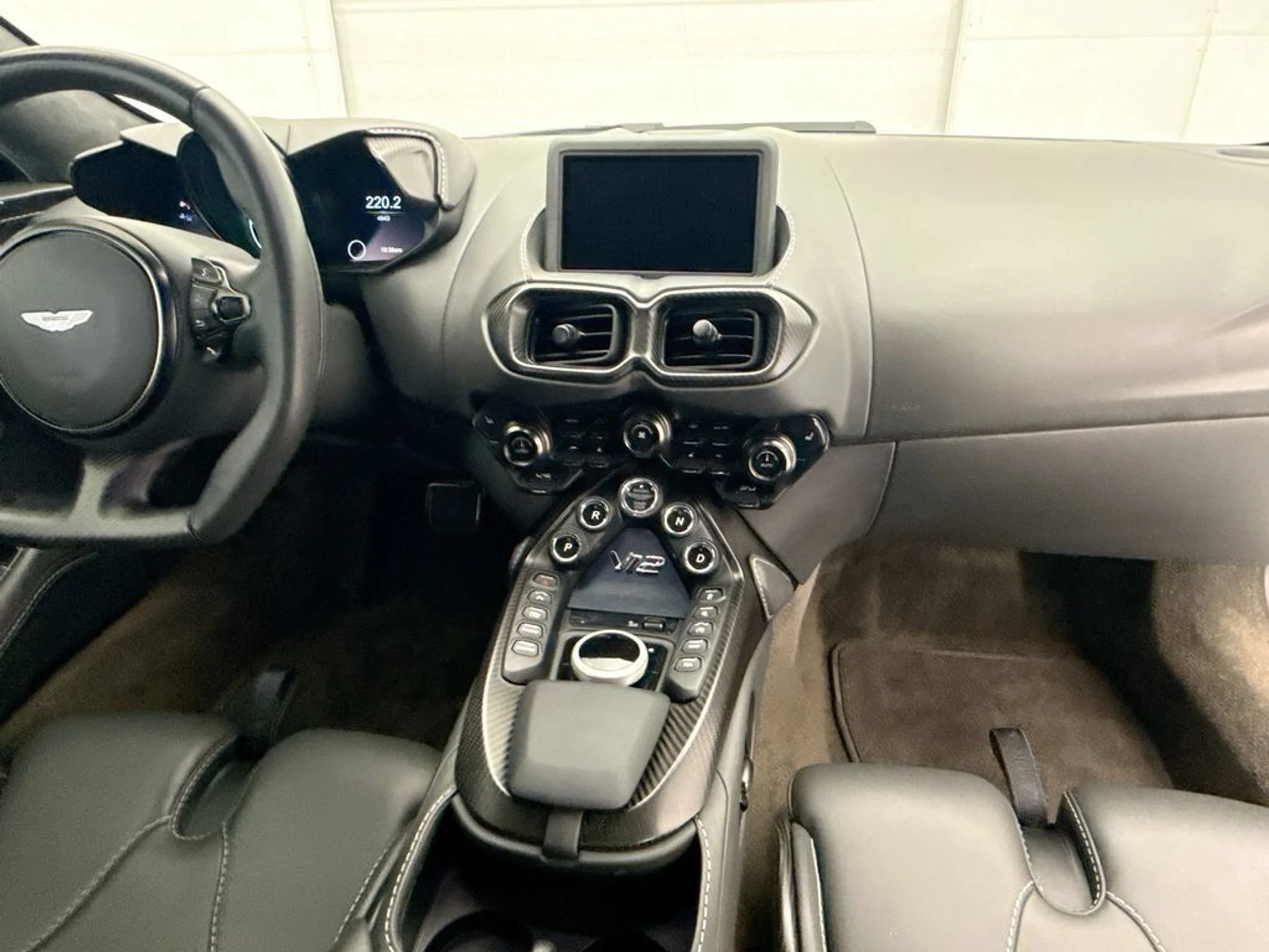 mph012_1922476933_used_2023_aston_martin_vantage_v12coupe_8119_23004338_13_1024_2a2b283681