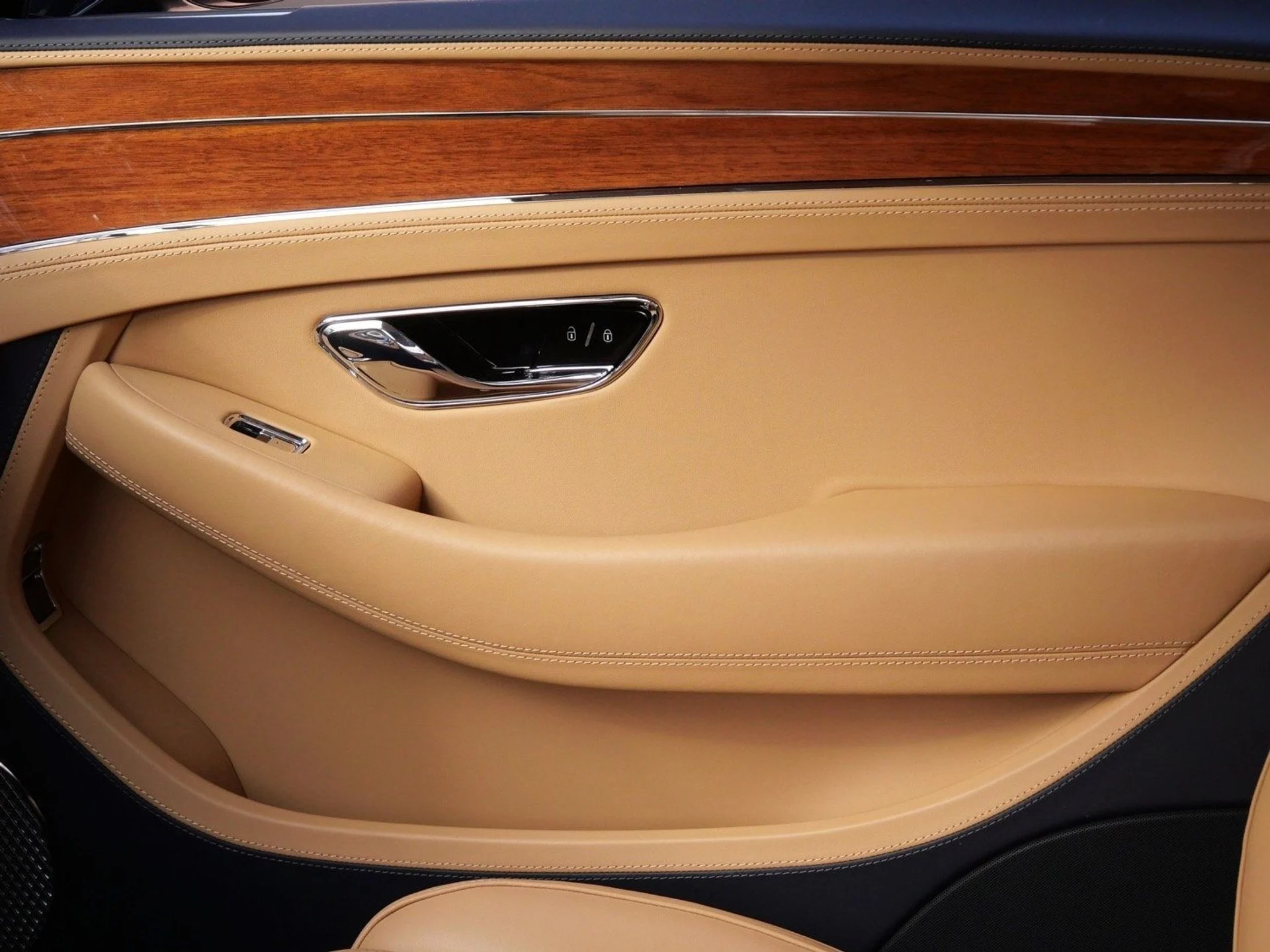 mph012_193715939_129799e083871422248d7c8d7aaa7425x_cb901f66f9