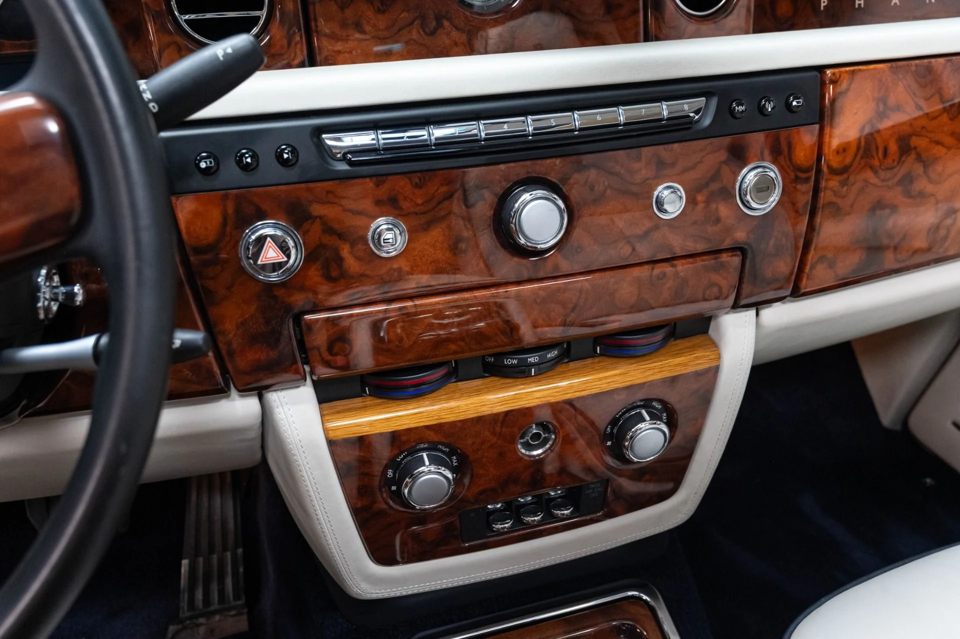 mph012_1938823894_Used_2013_Rolls_Royce_Phantom_1784226914_69002a8999