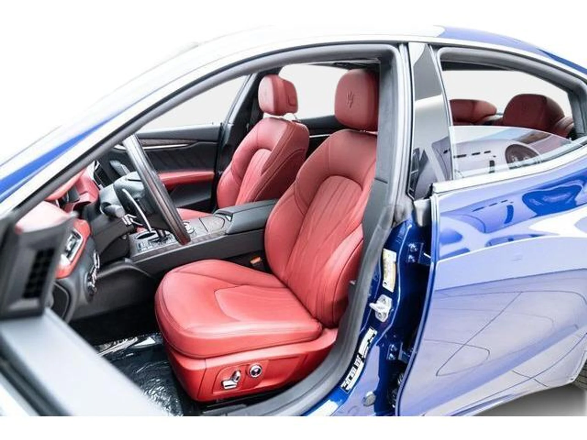 mph012_1945844273_New_2023_Maserati_Ghibli_Modena_1753160461_f04d2901c0
