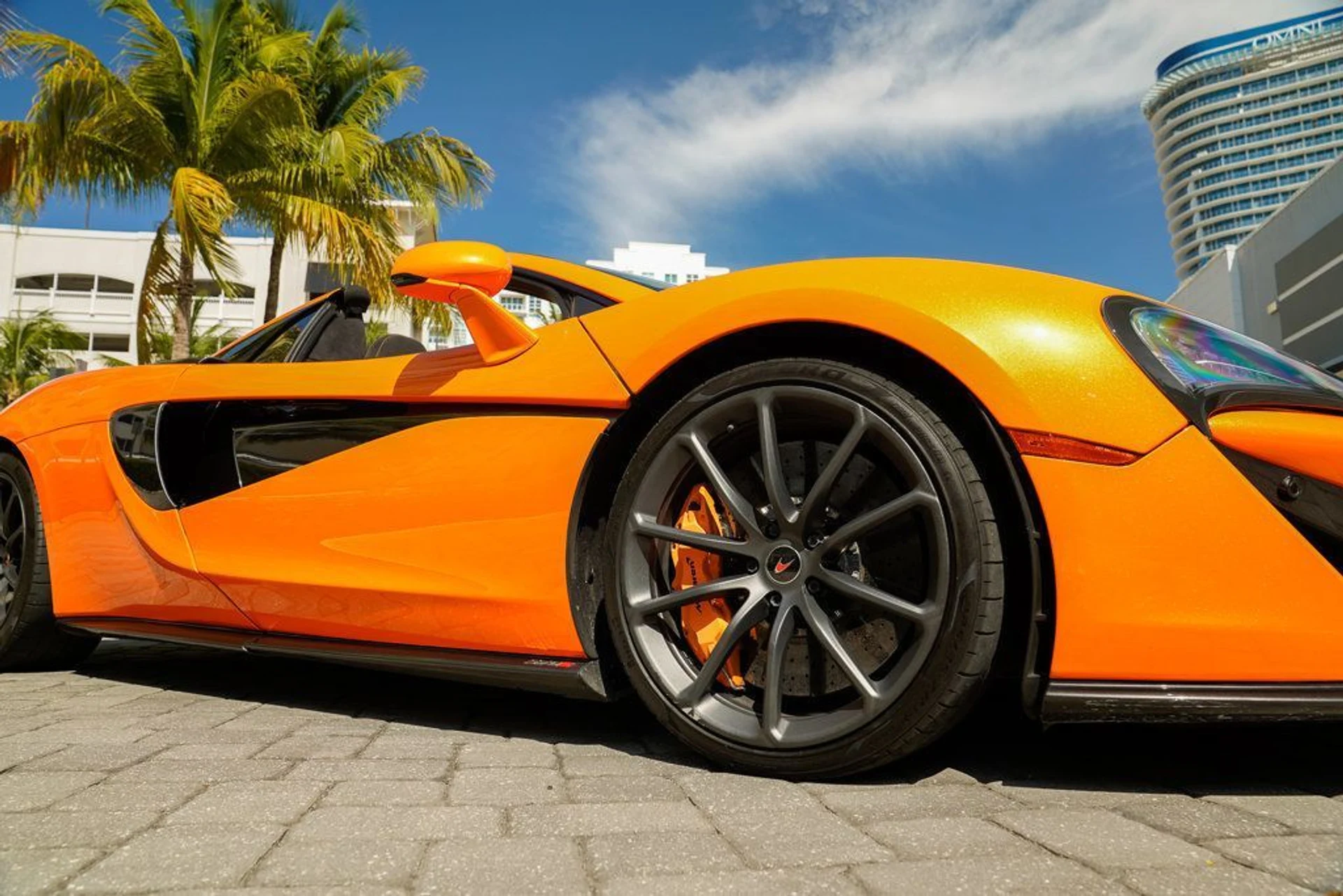 mph012_1948793855_used_2018_mclaren_570s_spider_14354_22891400_13_1024_241704f42e