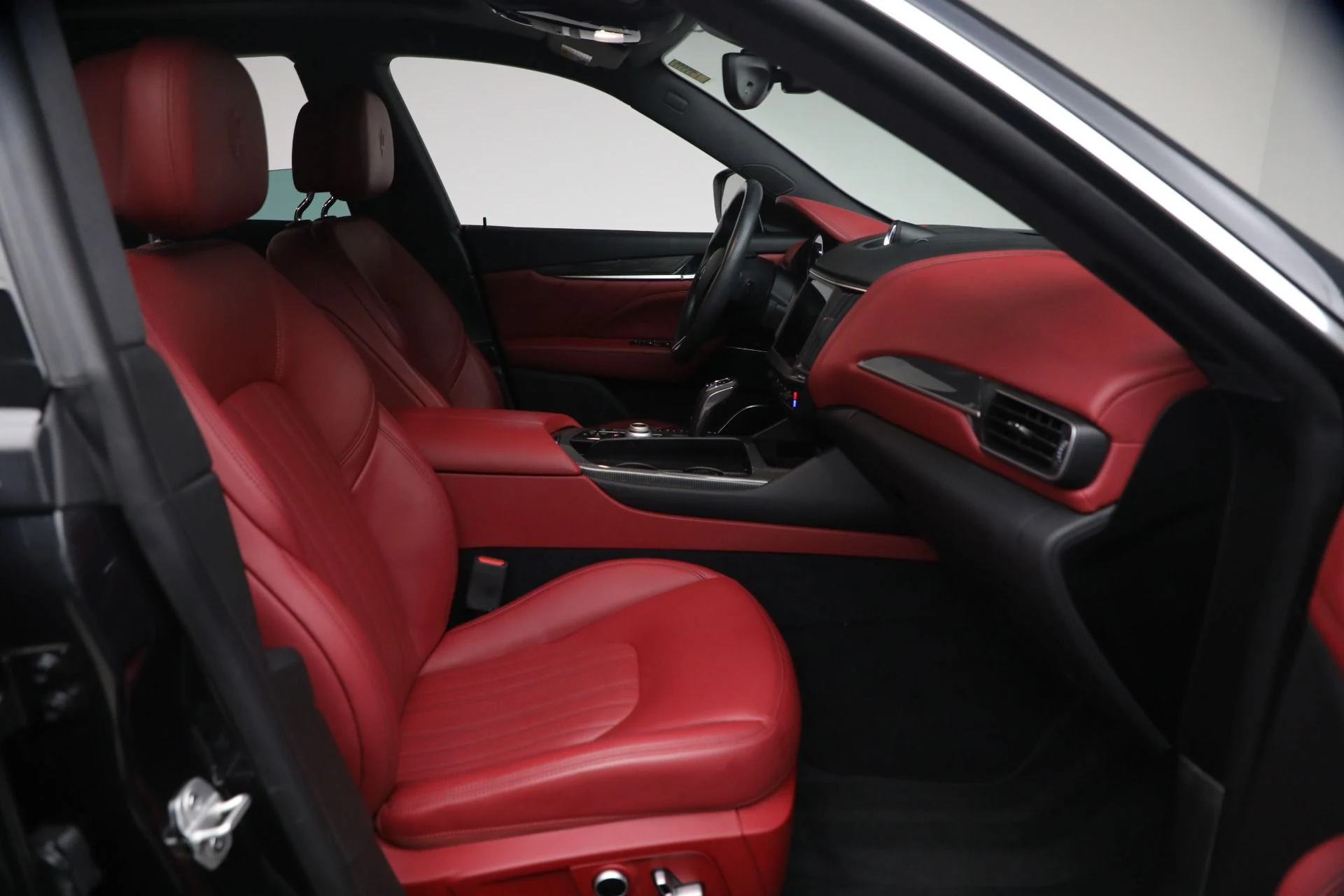 mph012_1949781379_Used_2023_Maserati_Levante_GT_1772121424_222c5915bd