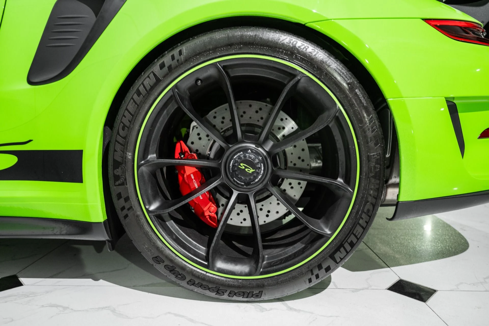 mph012_1960562679_Used_2019_Porsche_911_GT_3_RS_1761058034_14063a9b6d