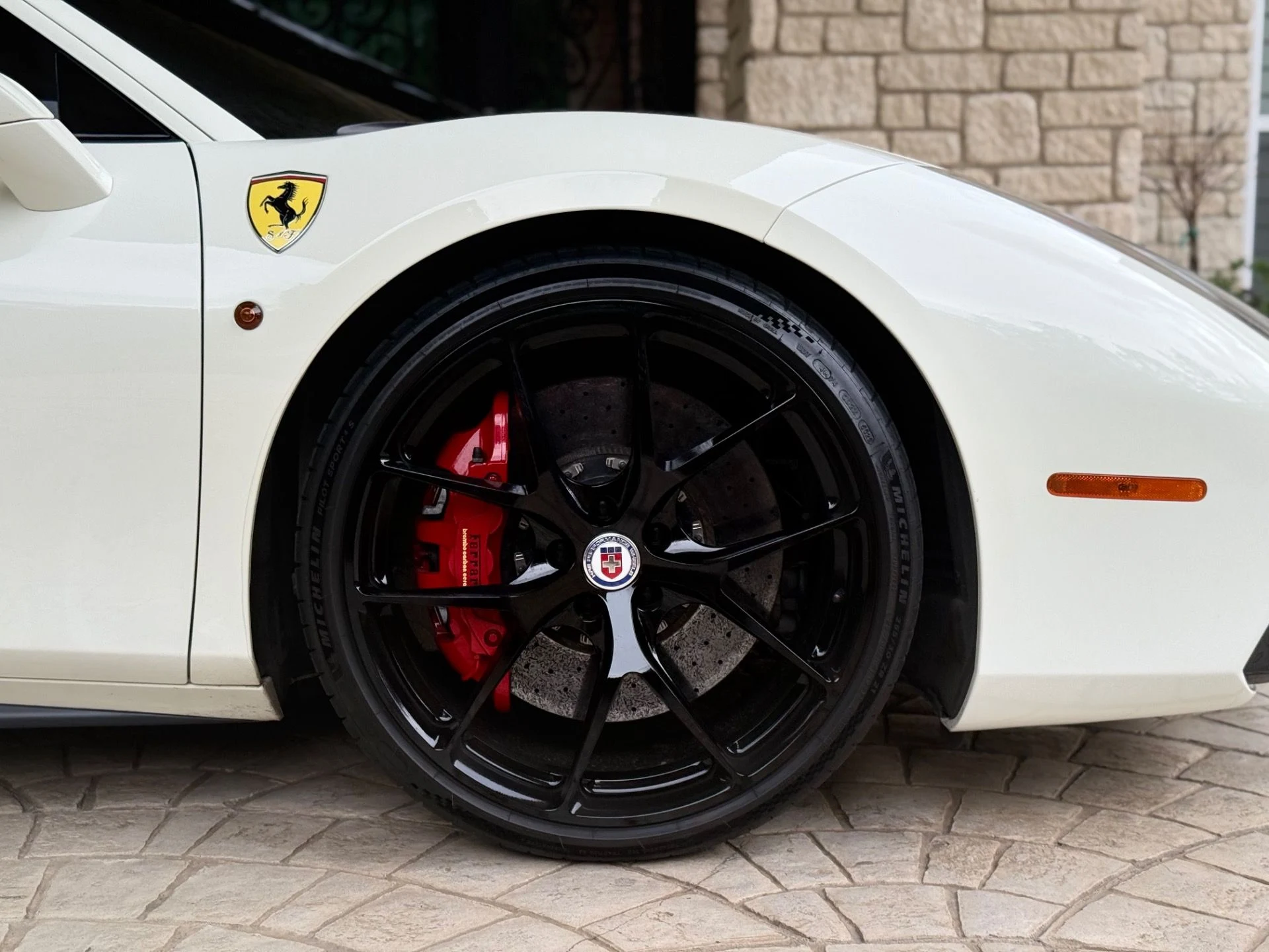 mph012_1962143626_Used_2017_Ferrari_488_GTB_1745252918_c270c313b2