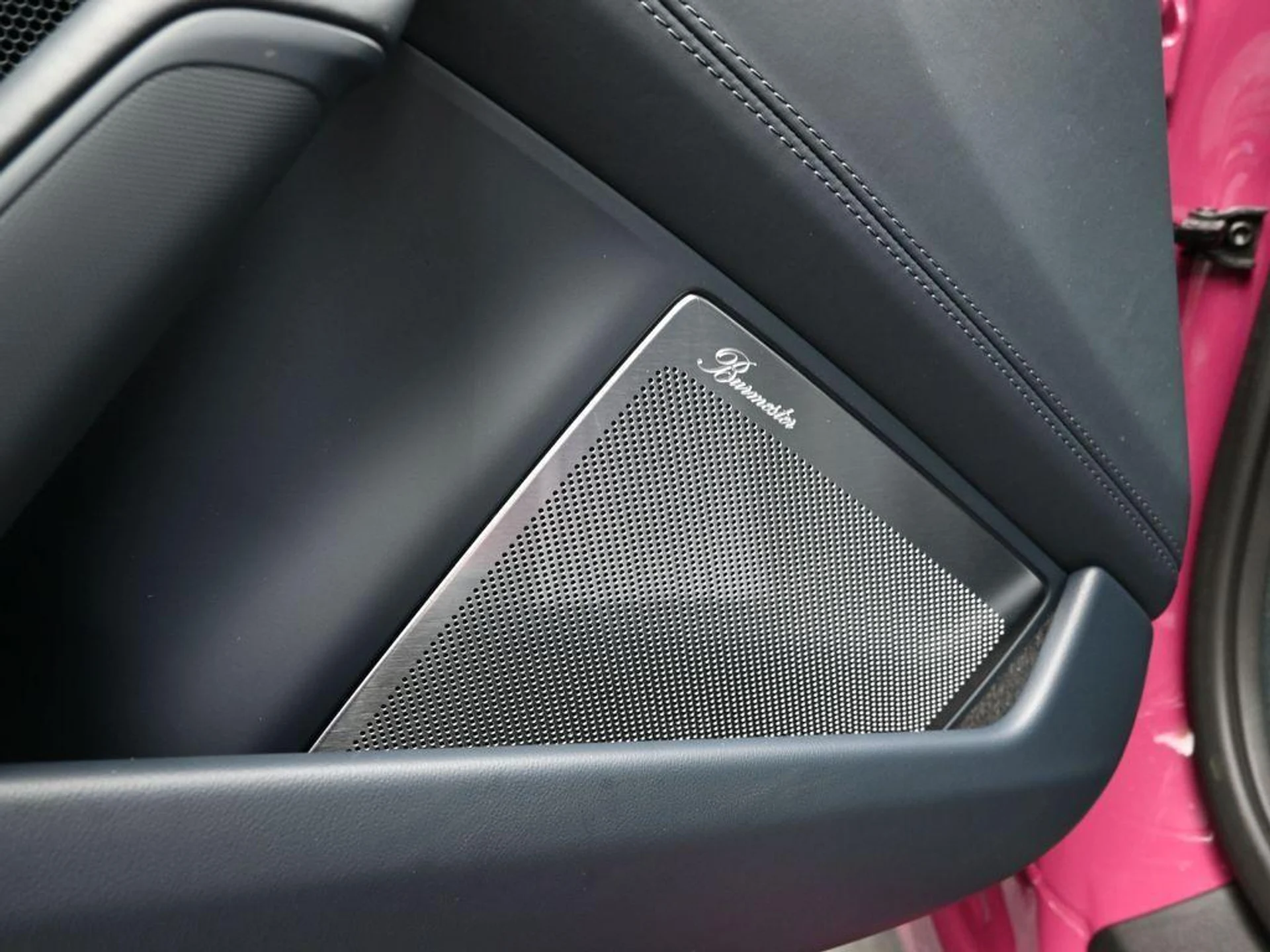 mph012_1967103139_A_Qyii3y_Ui9_C_Pviz_di_H8_A_sl0_A_2a7cefb1cb