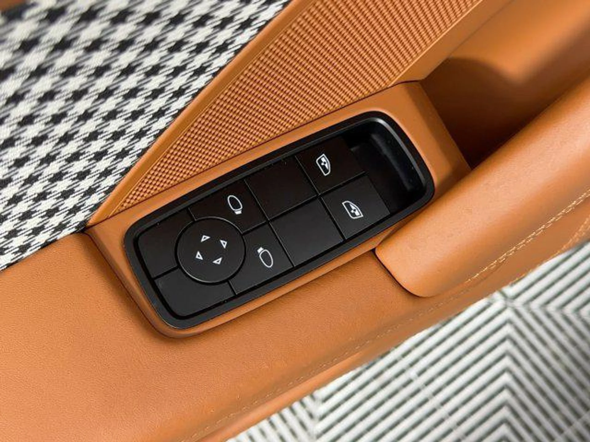 mph012_1968802684_H_Zli_Ac6_G9a_Rbhr_G_Dfi_Vbeb_Be_Cno_e40c1a83aa