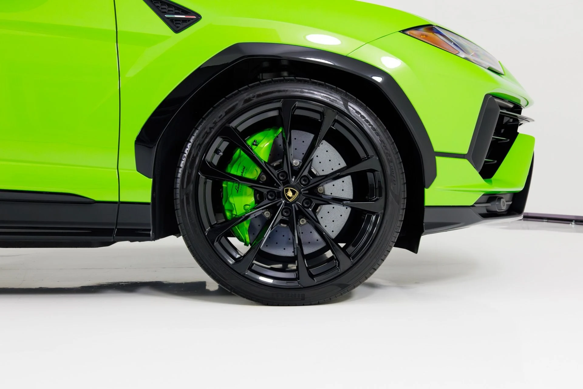 mph012_1982178965_Used_2023_Lamborghini_Urus_S_1769555052_4859eb49df