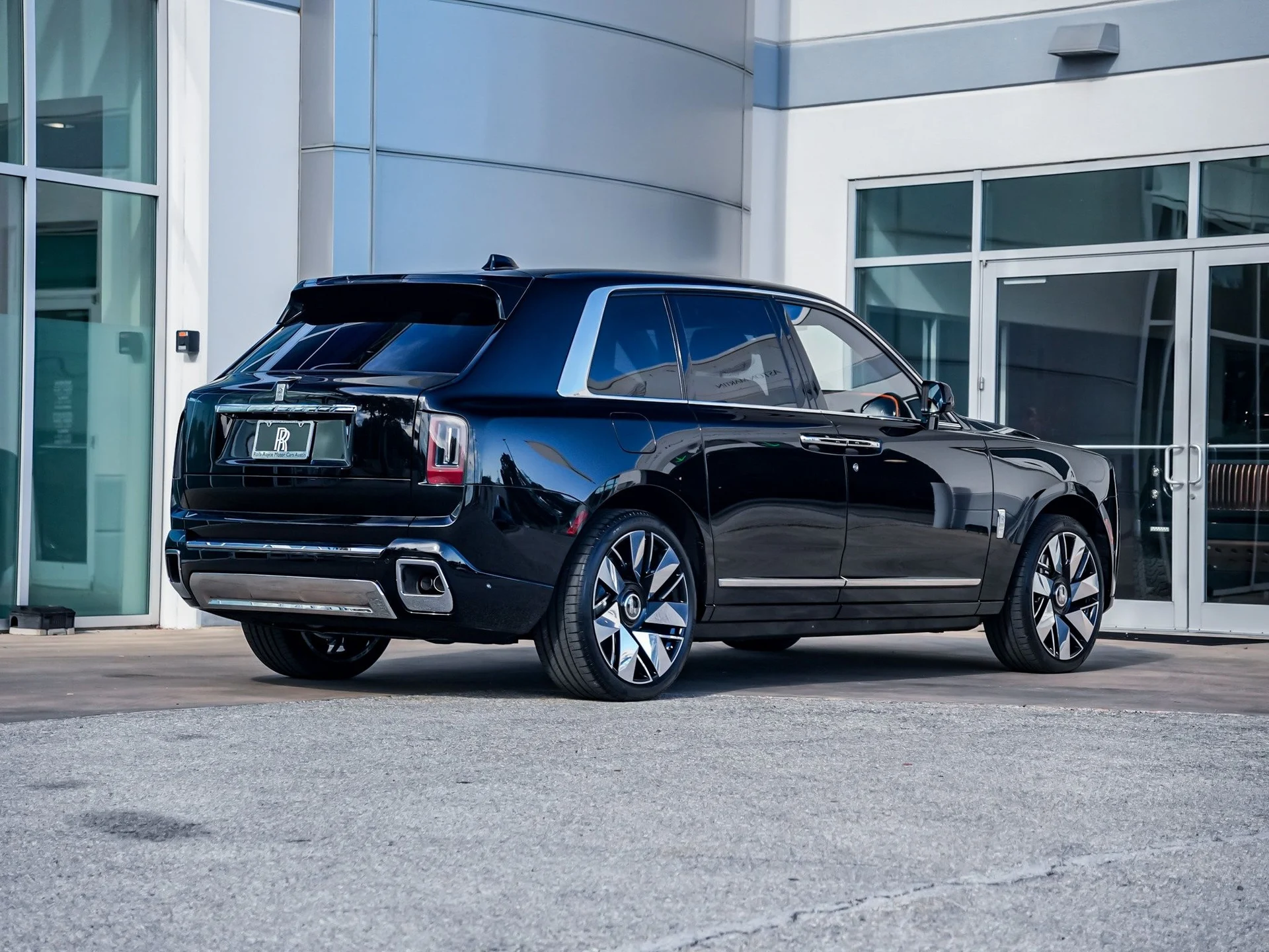 mph012_1982636533_Hi_Tech_Luxury_Imports_LLC_SLA_23_HA_06_VU_236740_image_12_6509e97bb2
