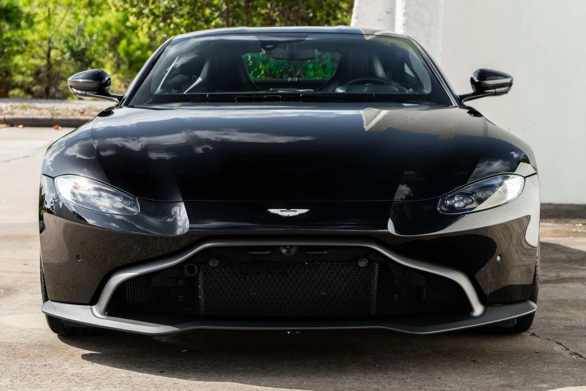 mph012_1985839084_Used_2019_Aston_Martin_Vantage_1789496200_31cc48a263