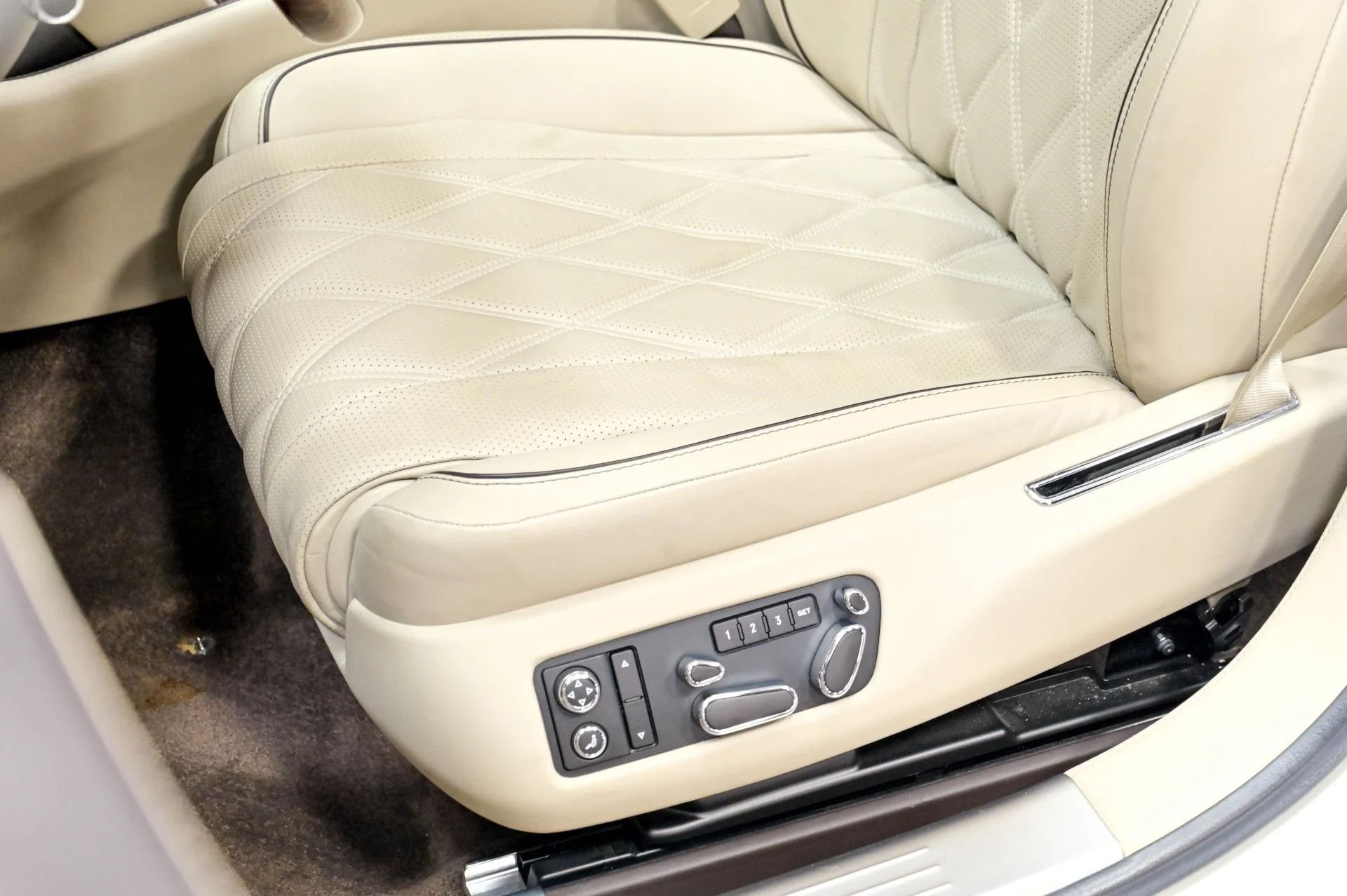 mph012_1988640751_Used_2015_Bentley_Flying_Spur_W12_1784214578_676e9c5074