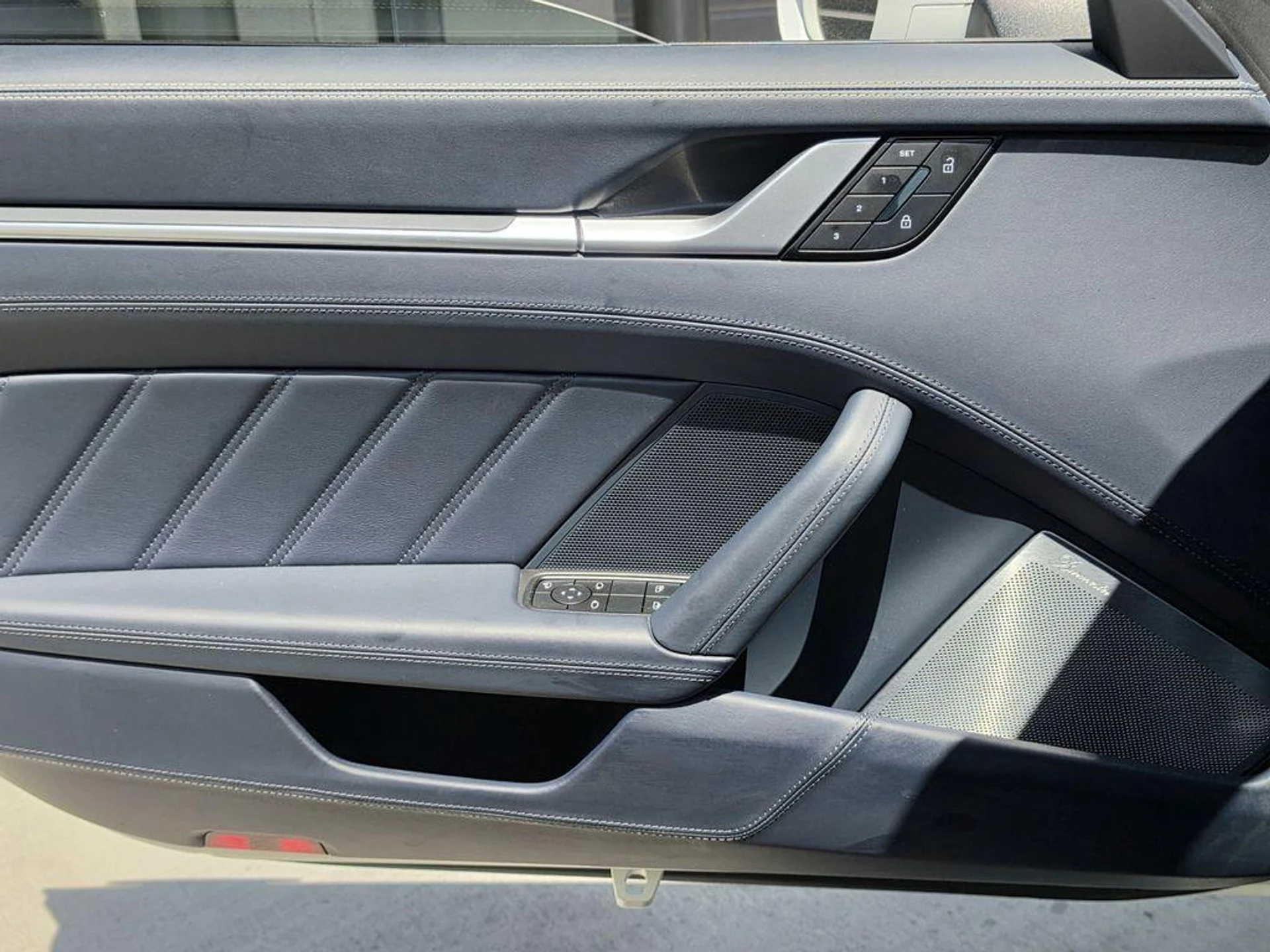 mph012_199038026_Jy_Rzqm2y5_Ury_K_Gd_J40_GR_Tn7y_DMI_83850355db