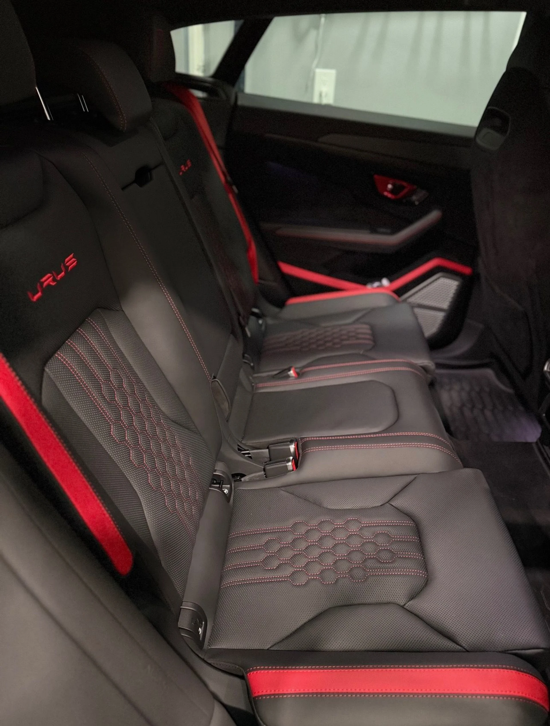 mph012_1990516663_Used_2024_Lamborghini_Urus_Performante_1763160816_349c0e5e39