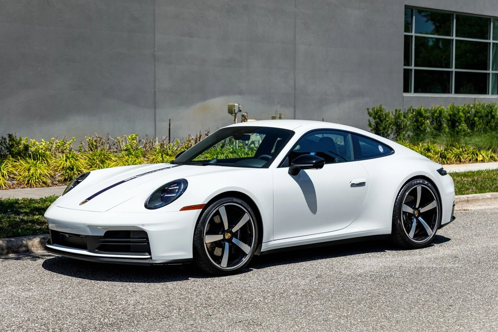 mph012_199976347_666_p13_l_e2530f56d6