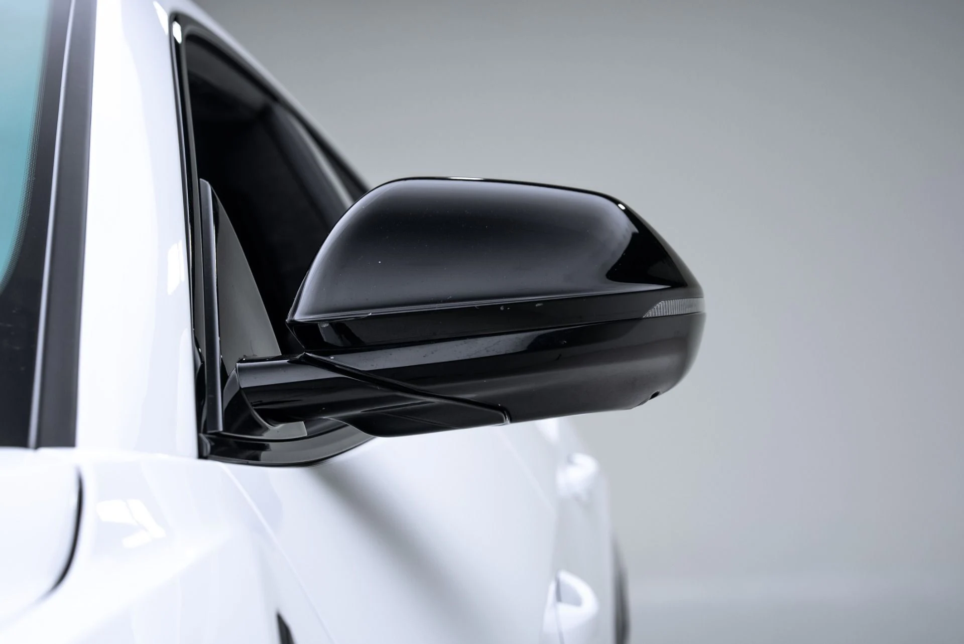 mph012_2002129177_Used_2021_Lamborghini_Urus_1775759137_f3f3312cd8