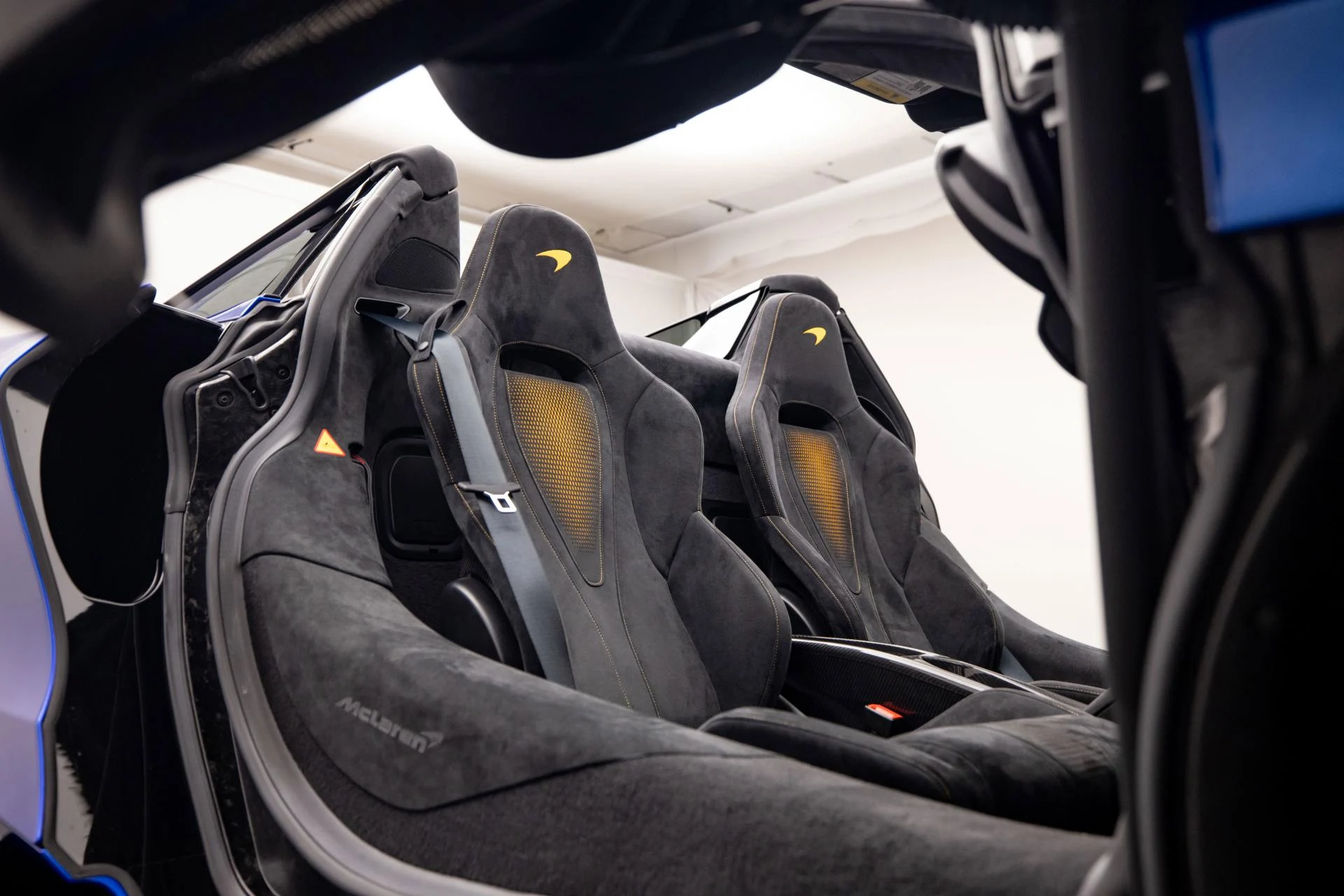 mph012_2014185335_Used_2022_Mc_Laren_765_LT_1755332076_4935ec7c6c