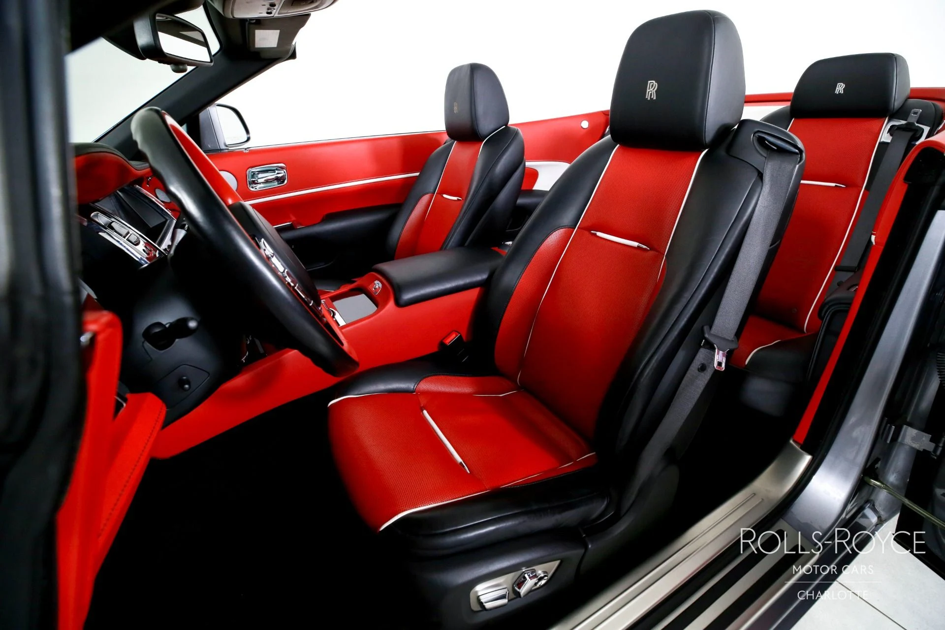 mph012_2018826134_Used_2019_Rolls_Royce_Dawn_1771363105_376b372a7a