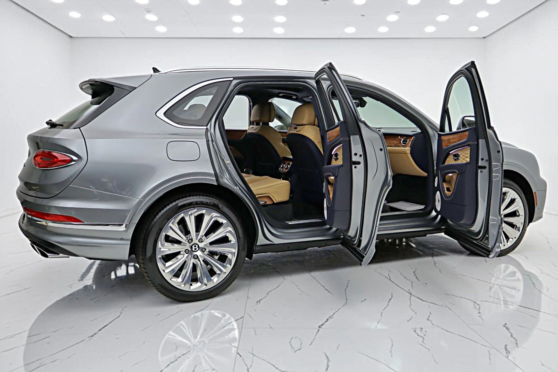 mph012_2018919065_Used_2025_Bentley_Bentayga_Azure_V8_LEASE_OPTIONS_AVAILABLE_564b803d94