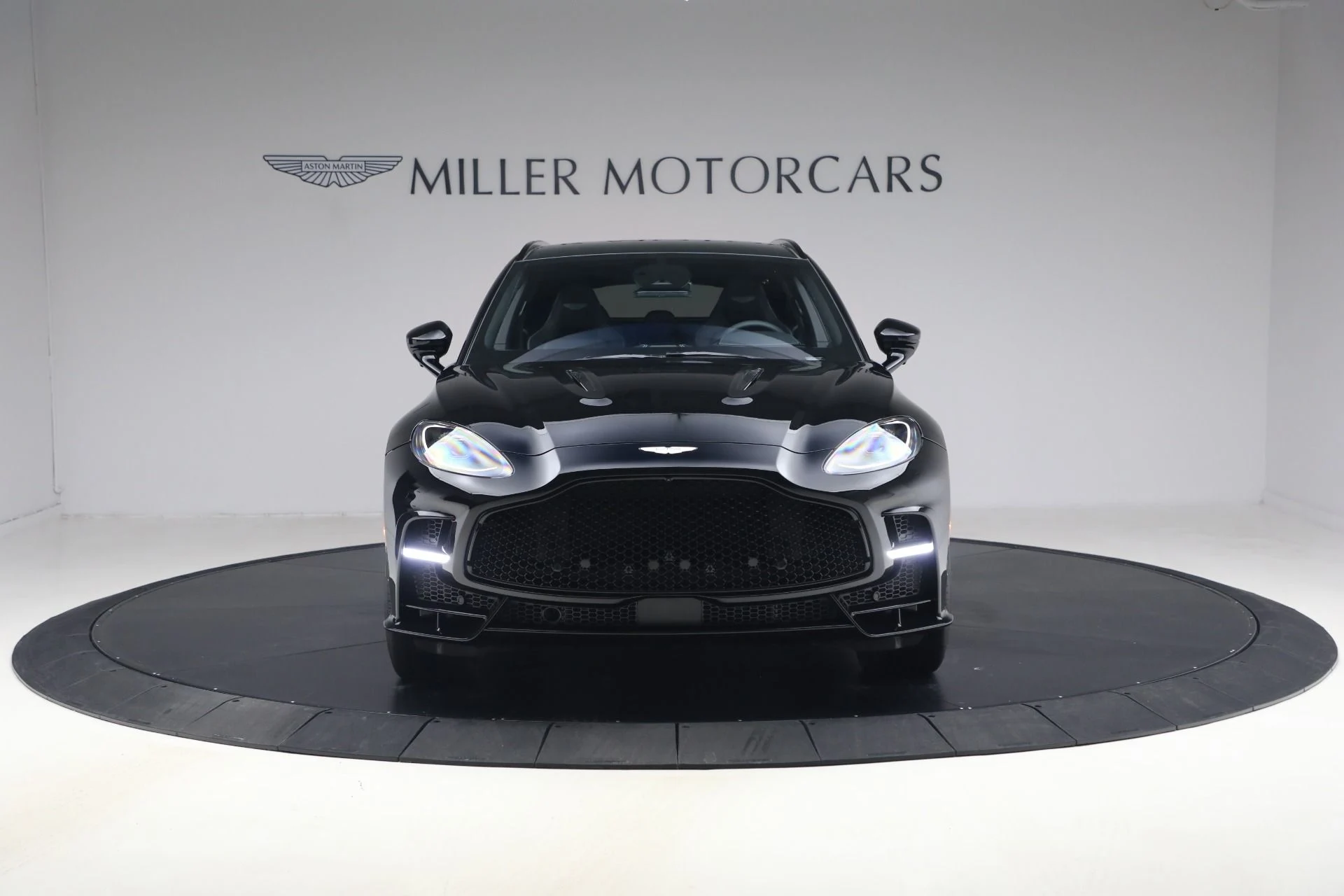 mph012_2022976203_New_2026_Aston_Martin_DBX_S_1771452315_312d582077