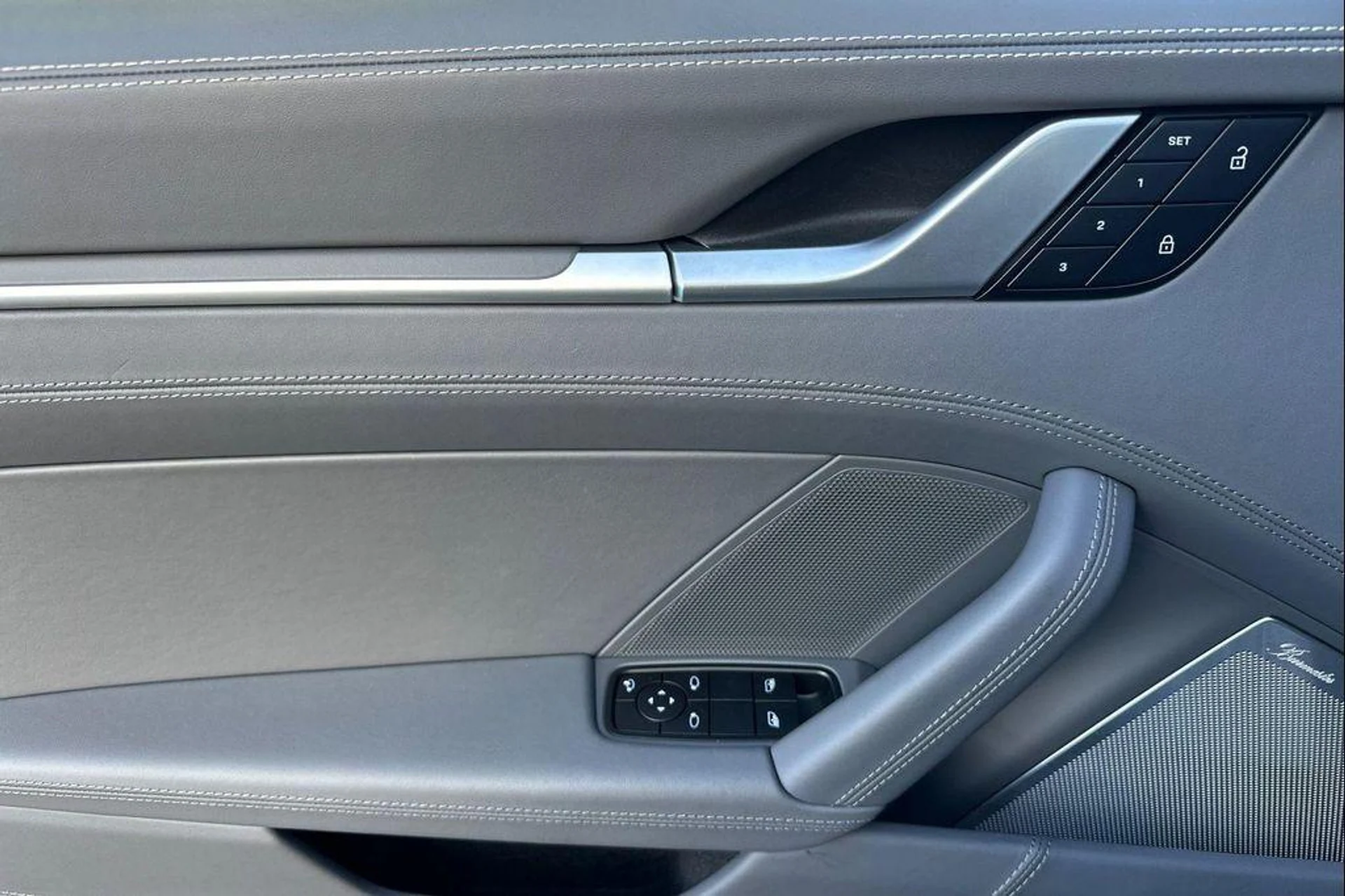 mph012_20234826_Sioyow_Thy_Jm7_XPQSOMHSTH_F_Cq0_d6cc39d904