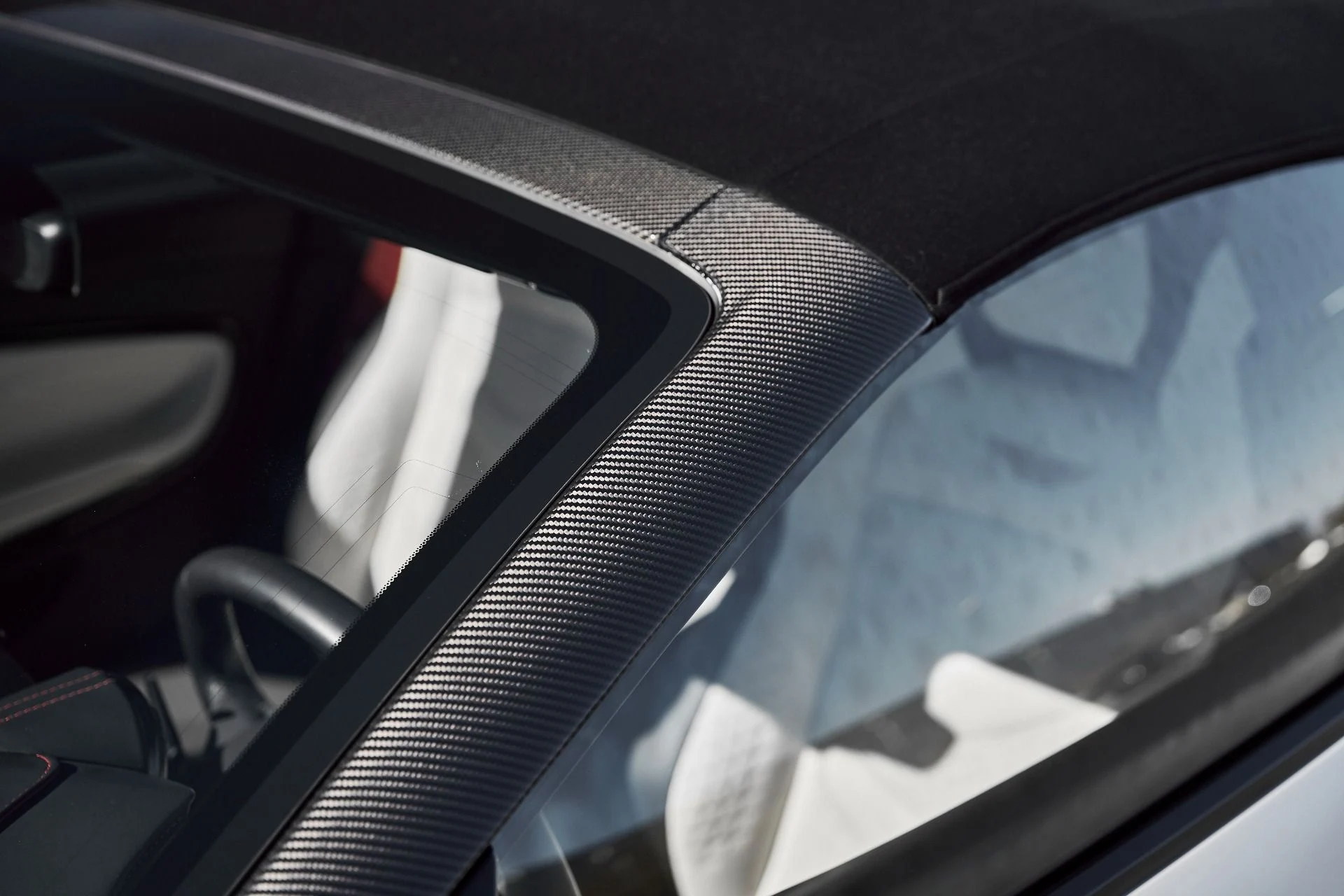 mph012_2025483533_Used_2023_Aston_Martin_DBS_Volante_1770513049_40d4e78b54