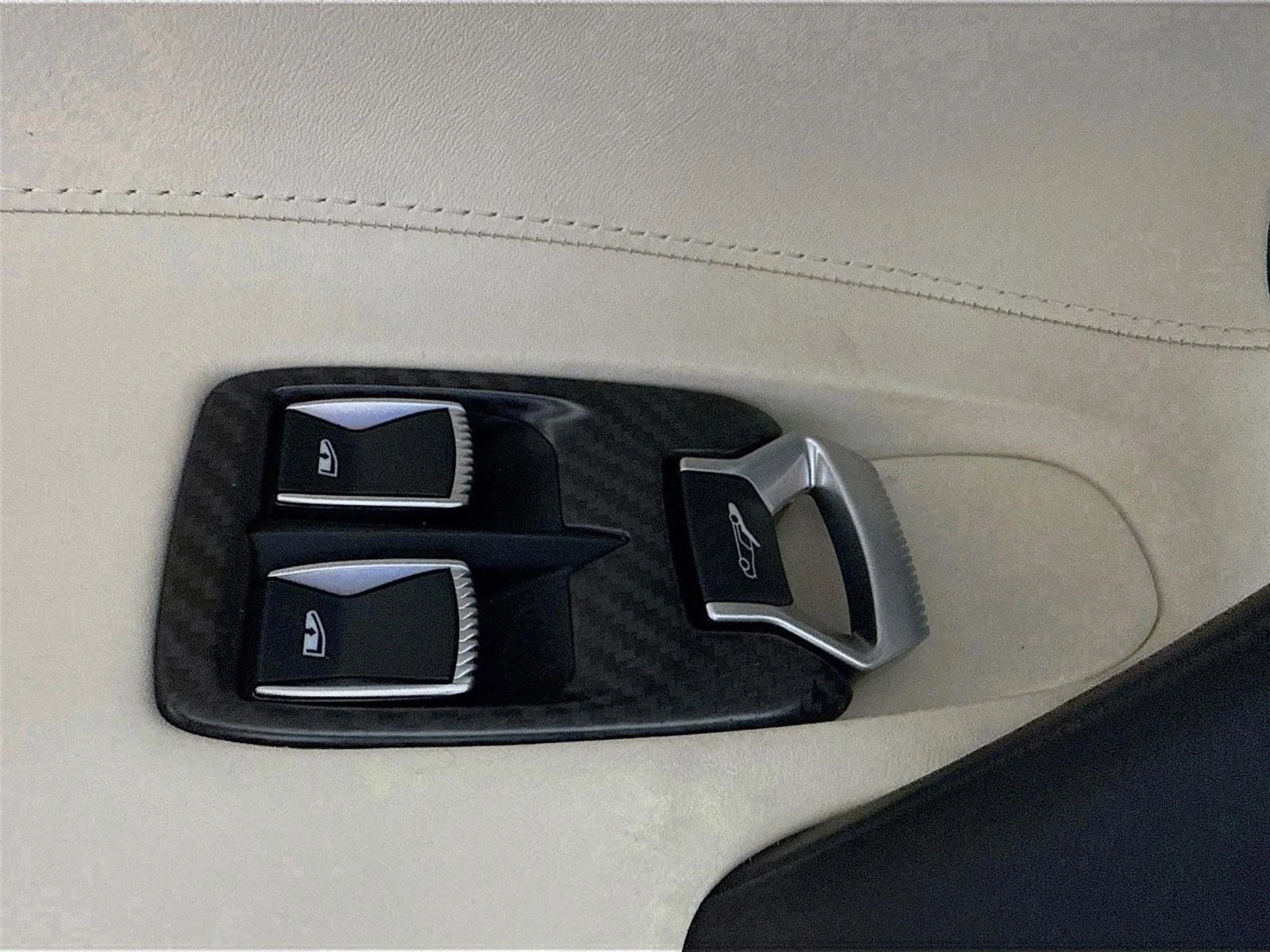 mph012_2030025887_7069416aab67ef091b6fb5dd9ed7916a_6f6169a5ca